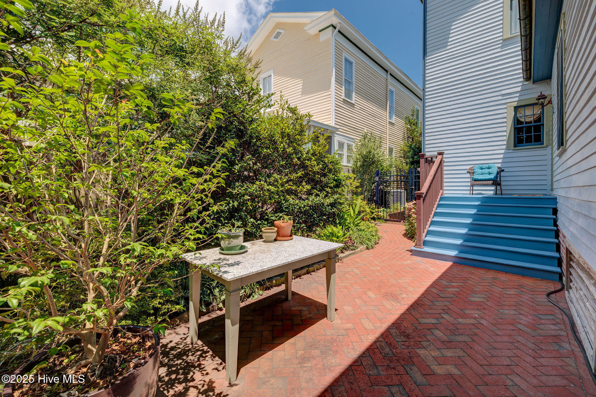 100515844 | Photo 48