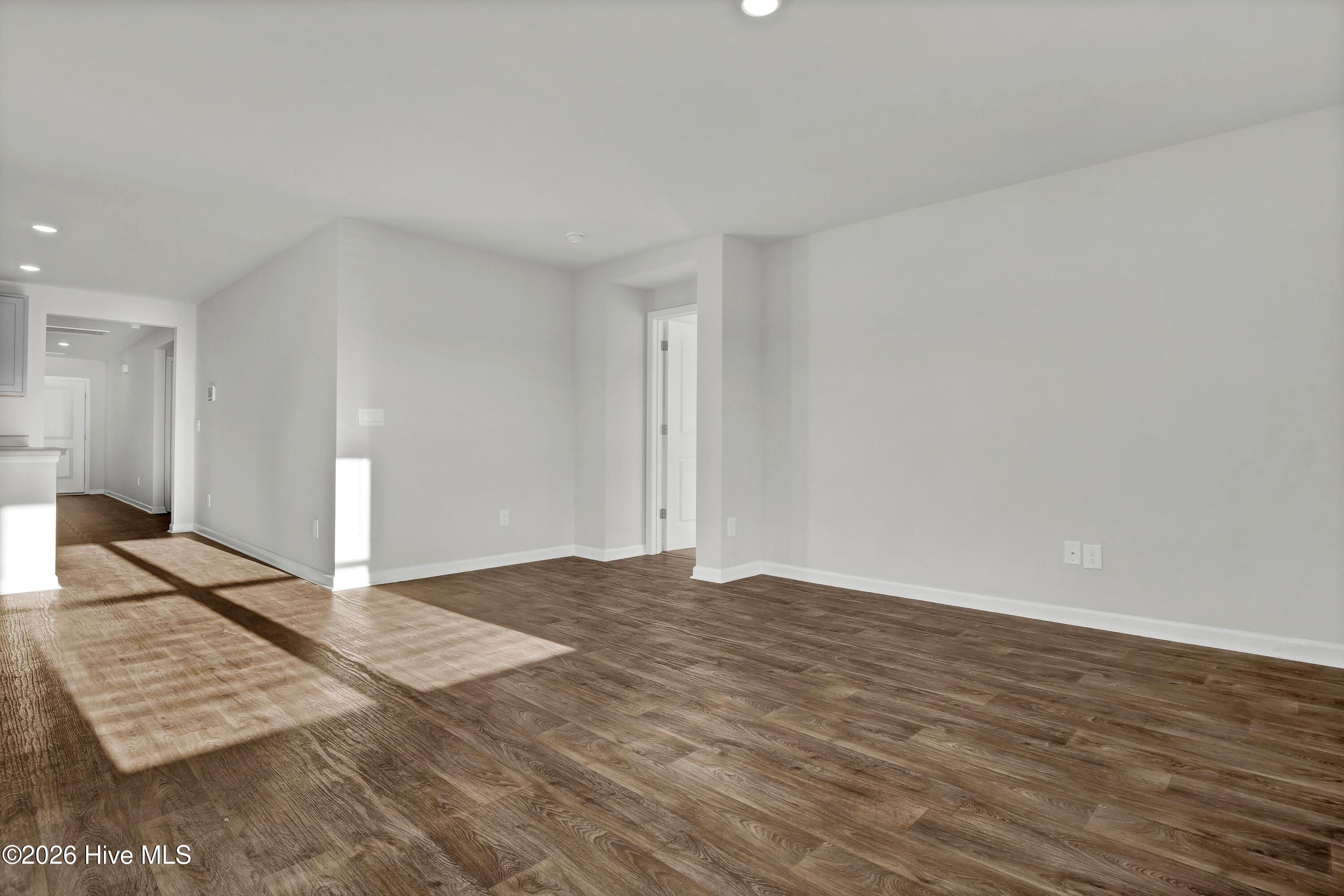 100558236 | Photo 13