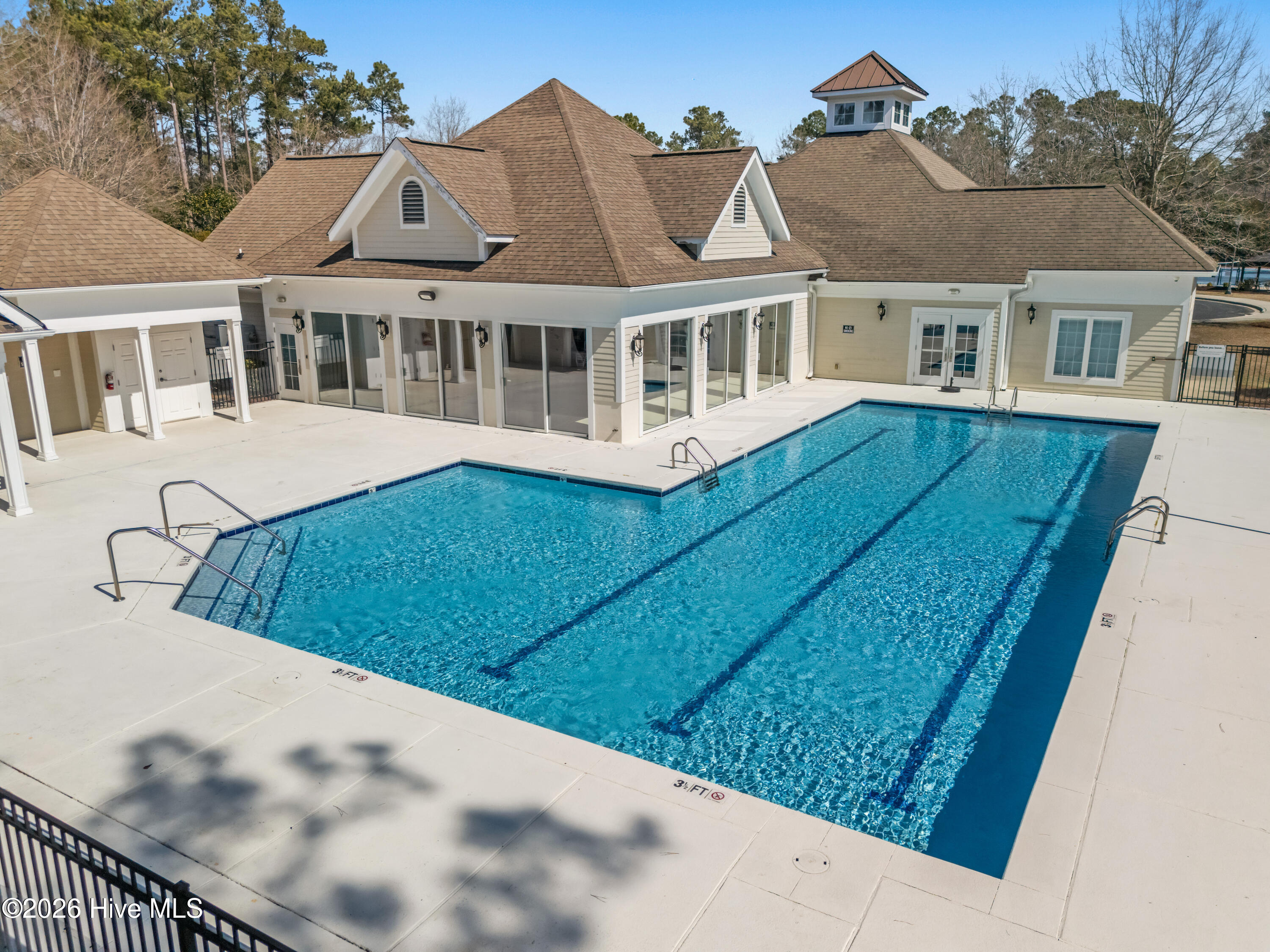 100561670 | Photo 41