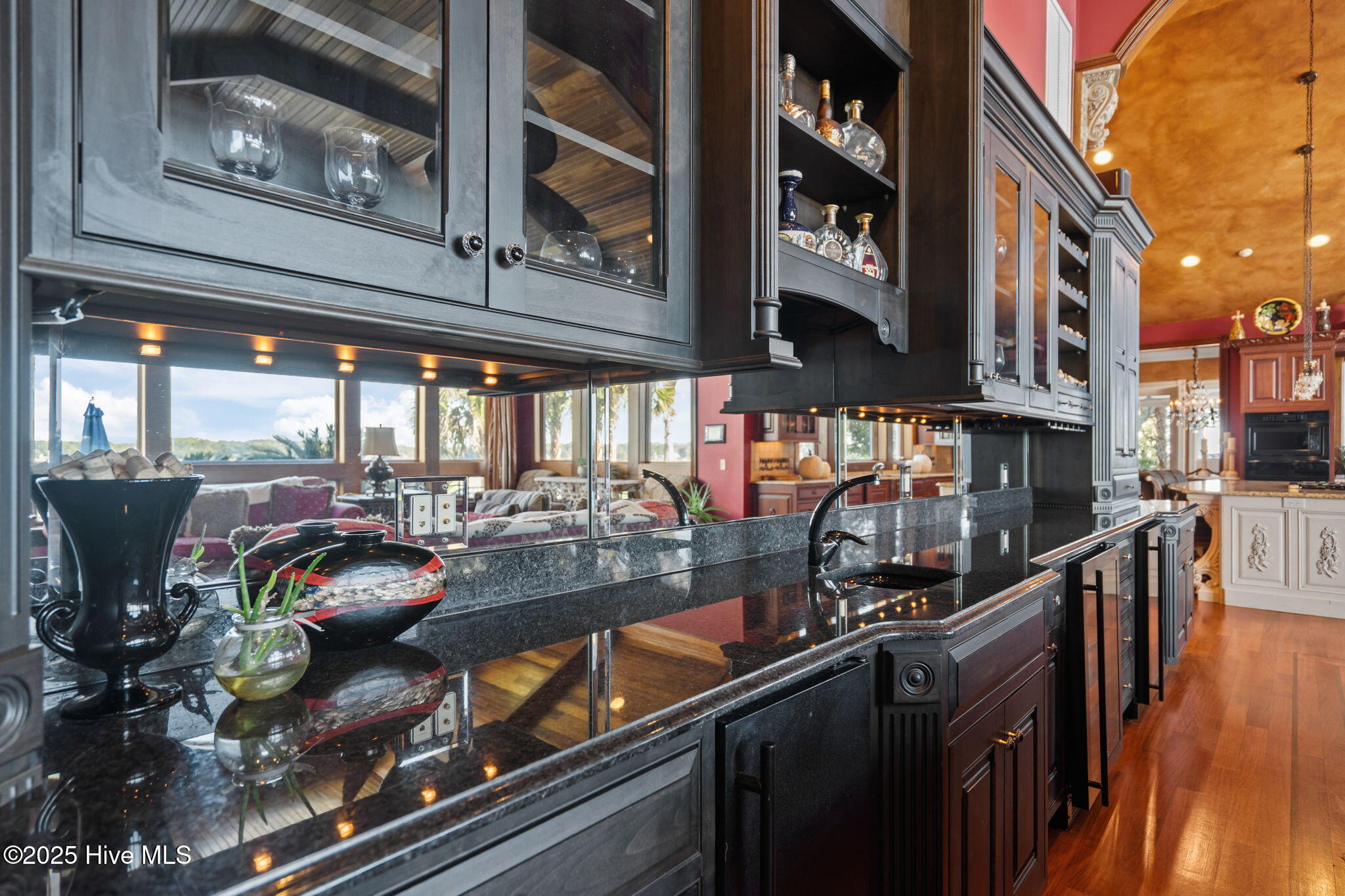 100547936 | Photo 34