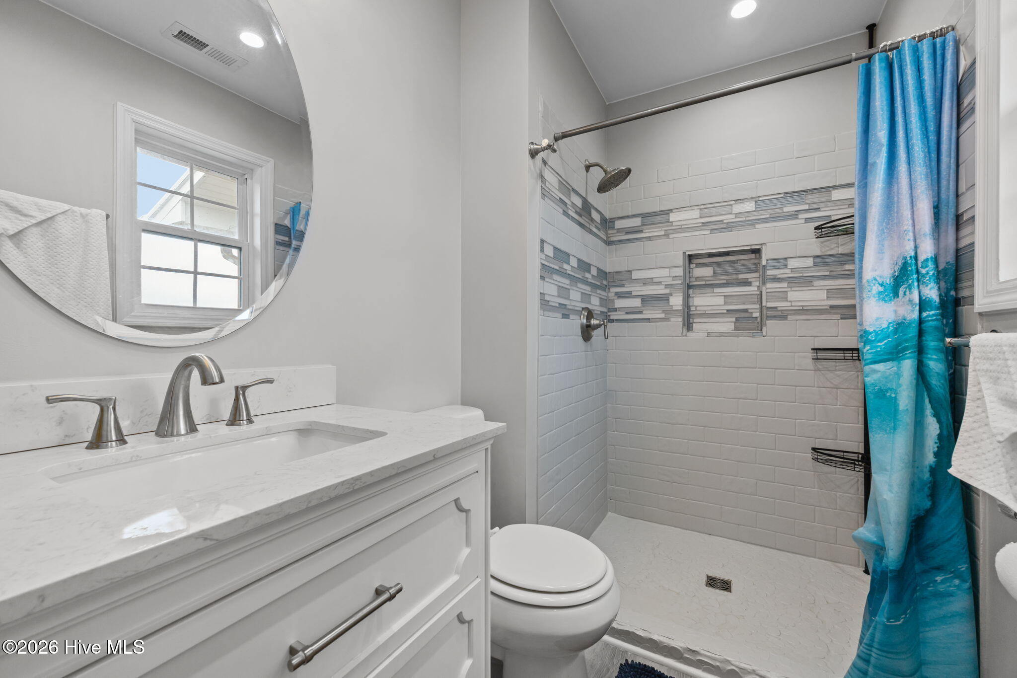 100551213 | Photo 28