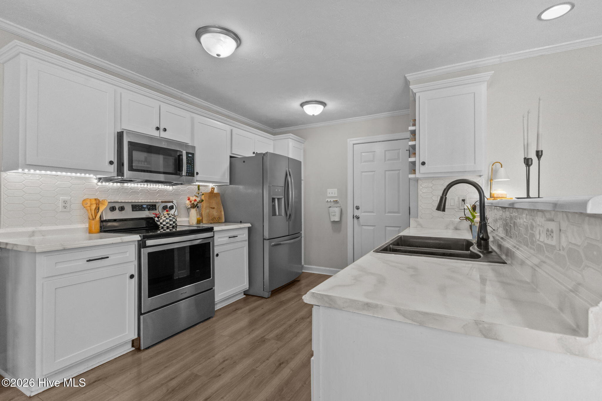 21-web-or-mls-AZ3A2916