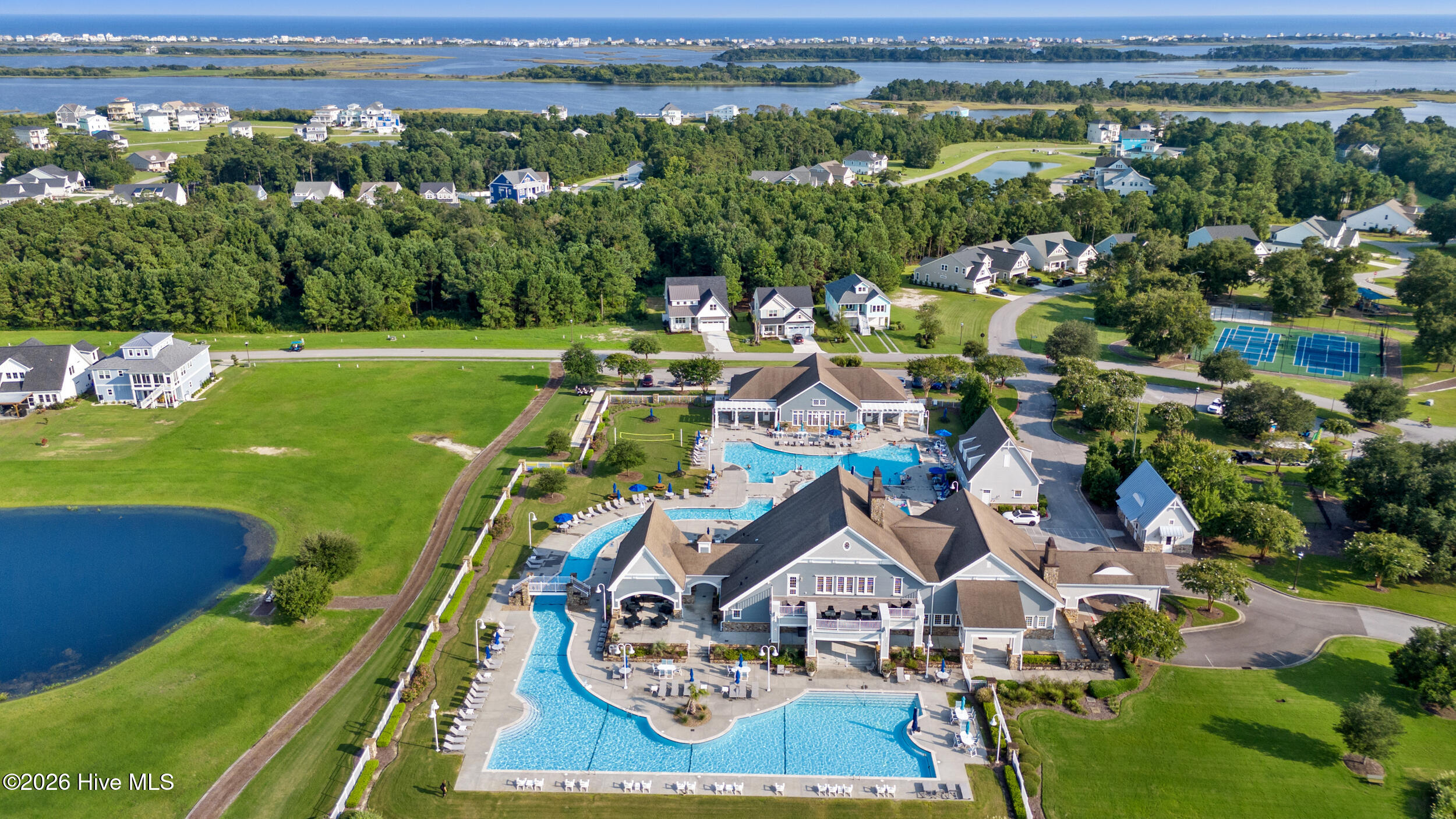 100570688 | Photo 86