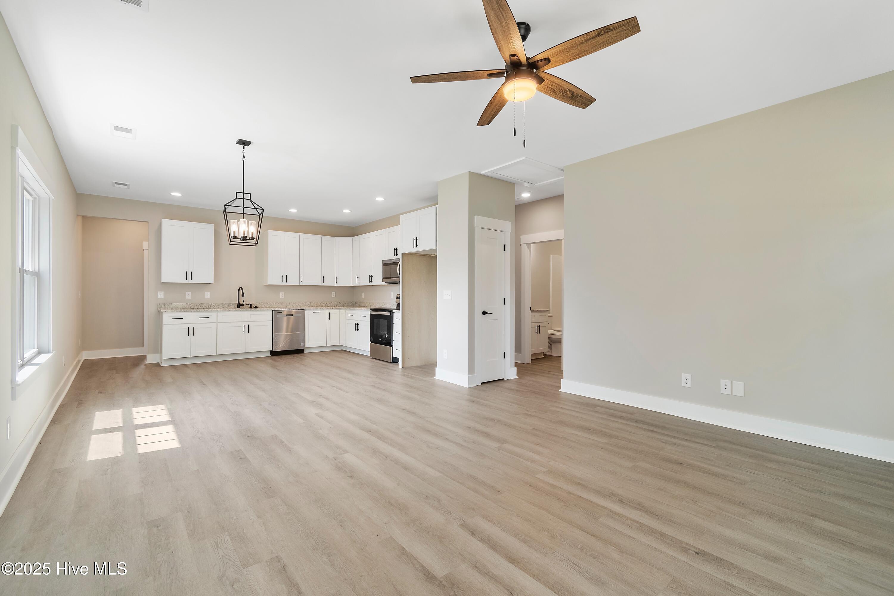 100544478 | Photo 25