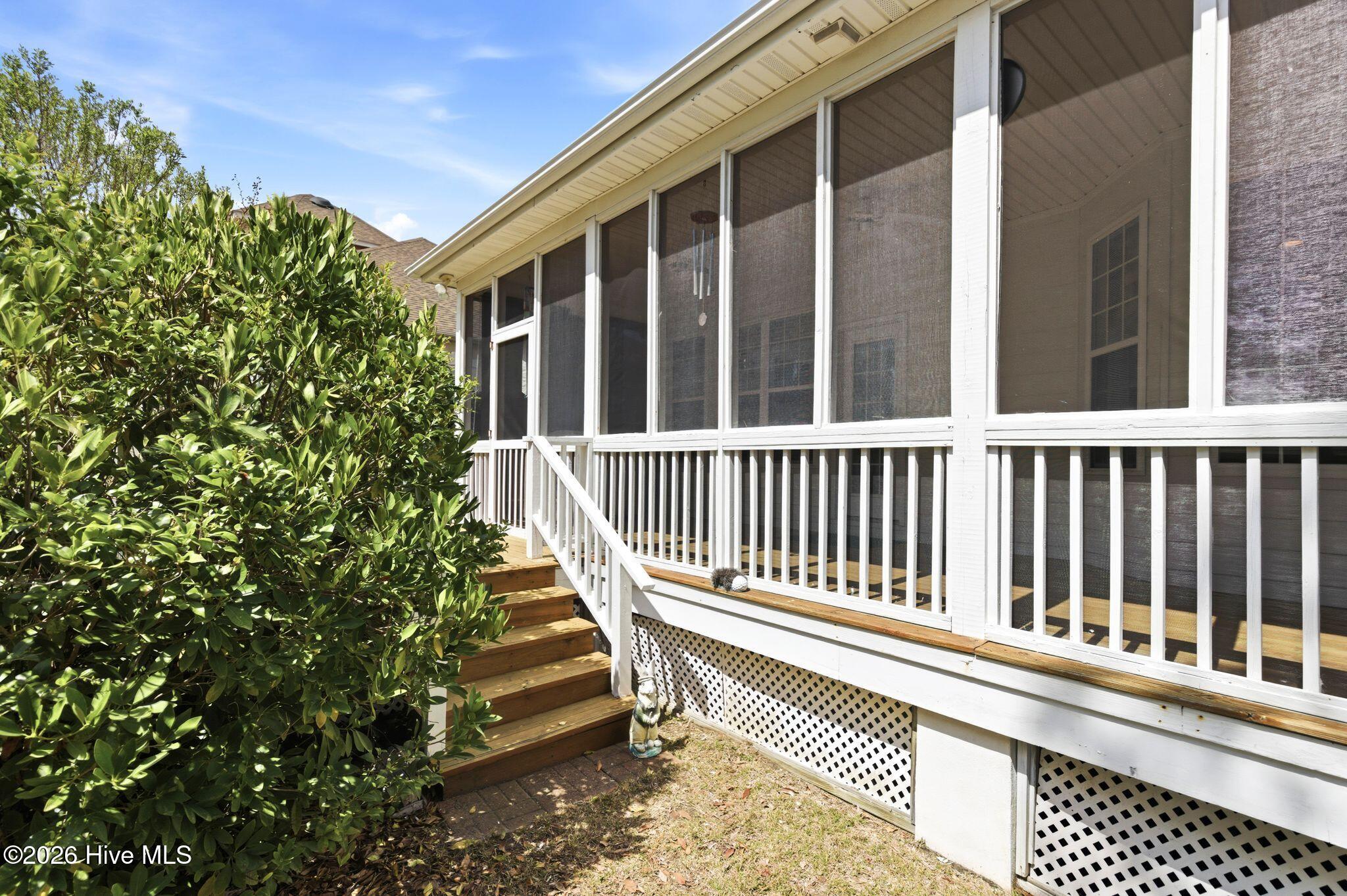 100564291 | Photo 63