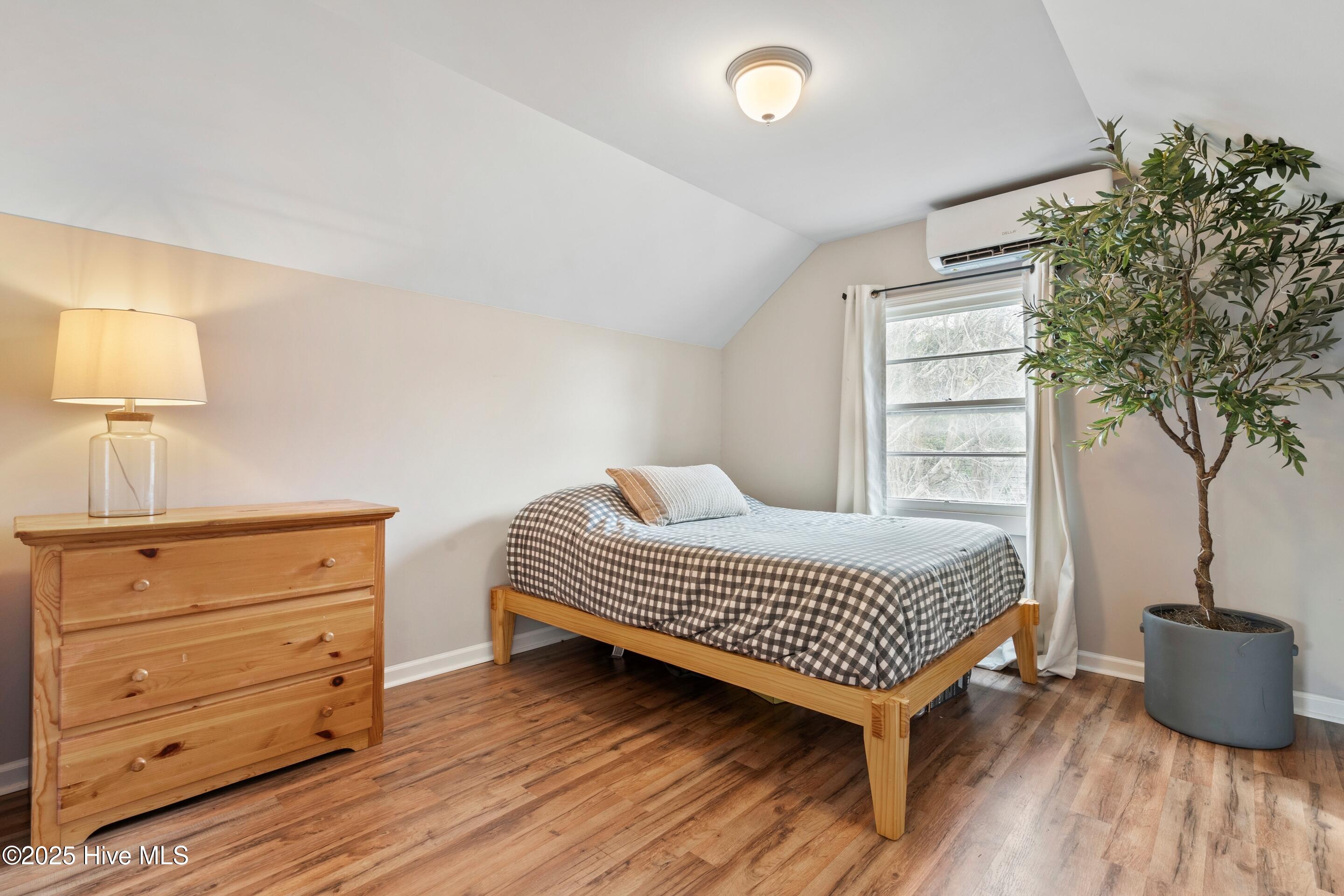 100546242 | Photo 29