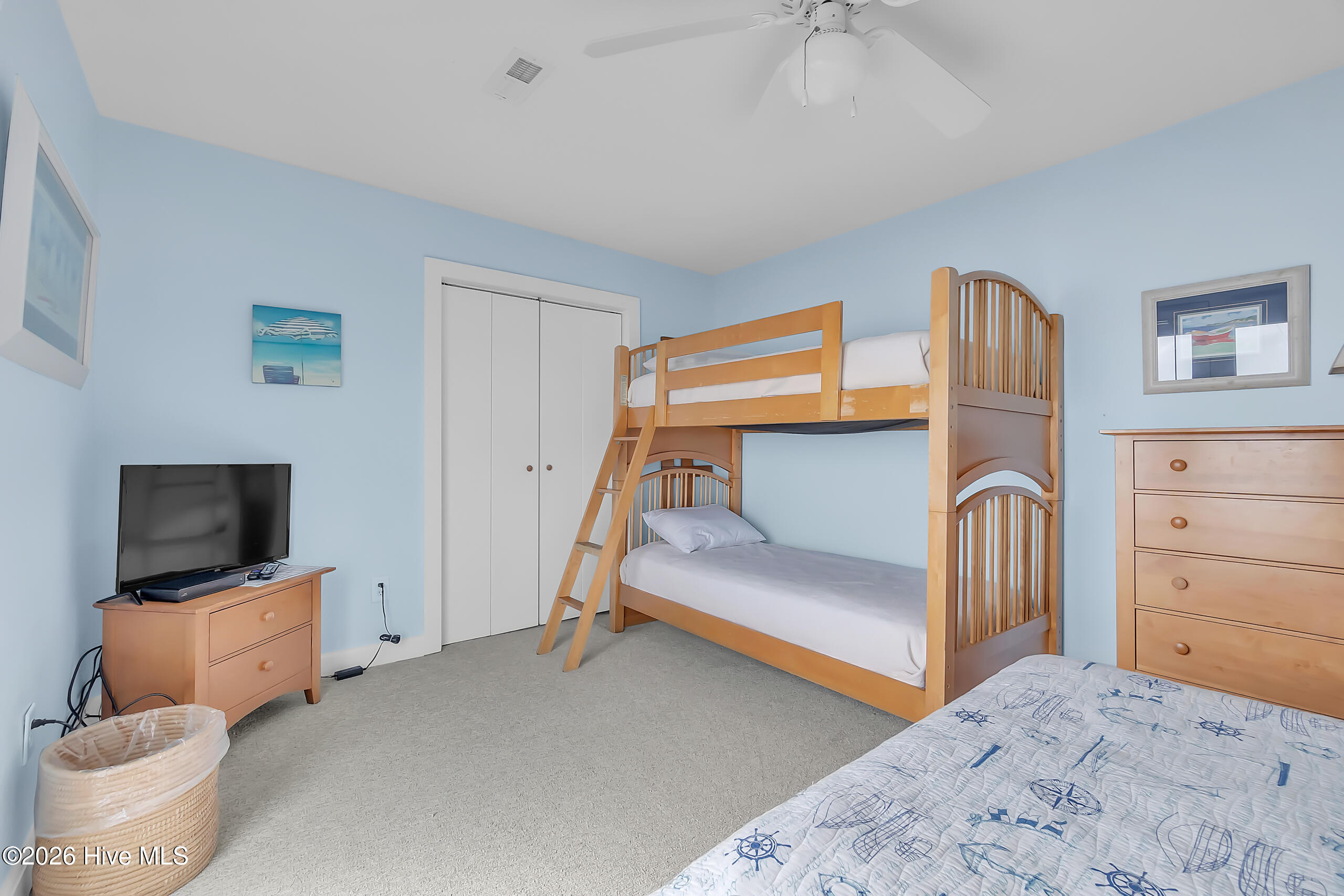 100568884 | Photo 49