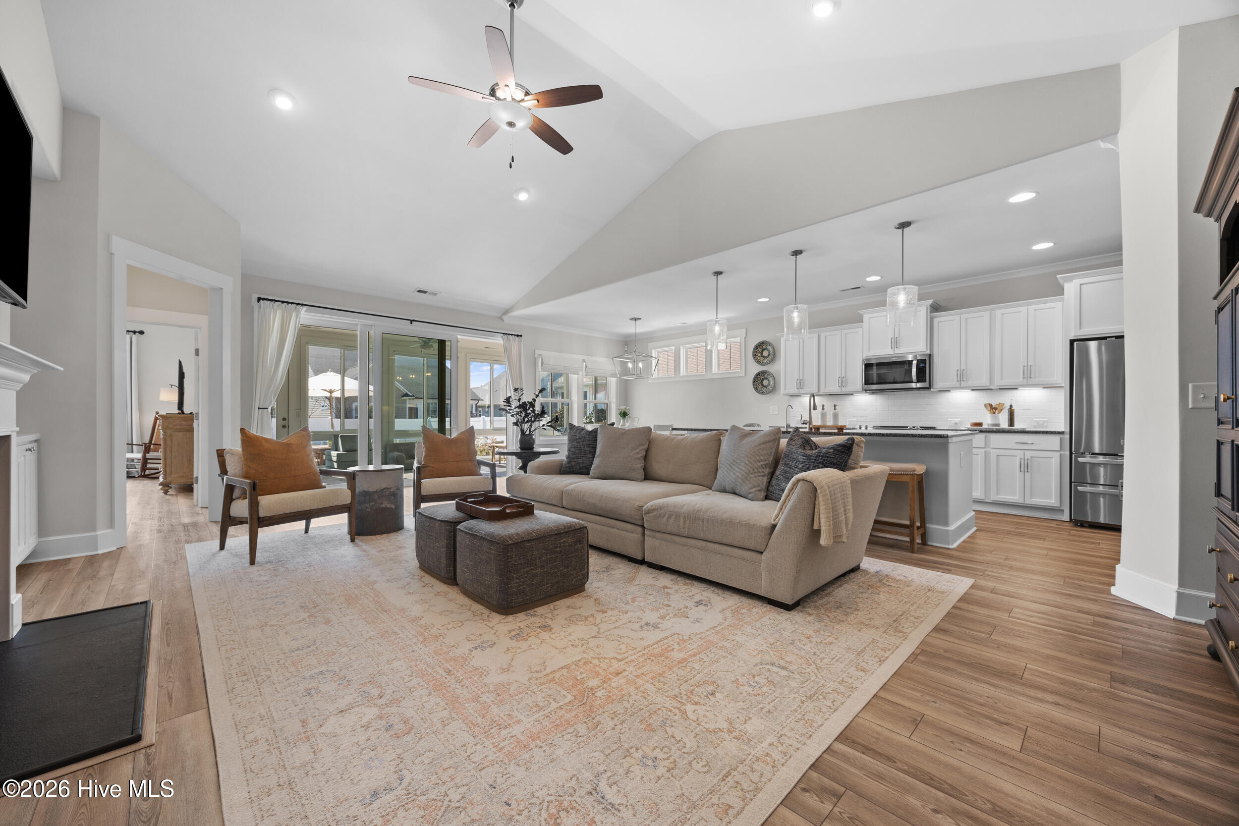 100559680 | Photo 18