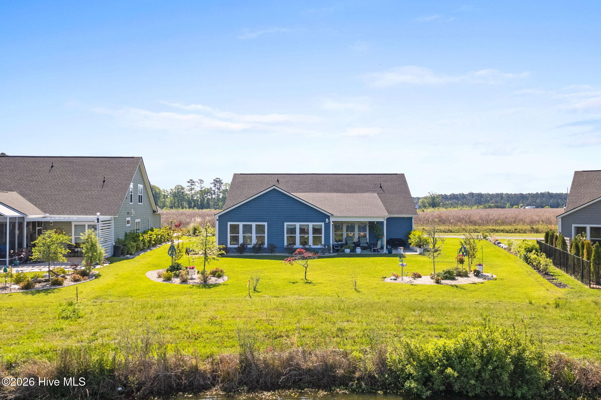 100560467 | Photo 43