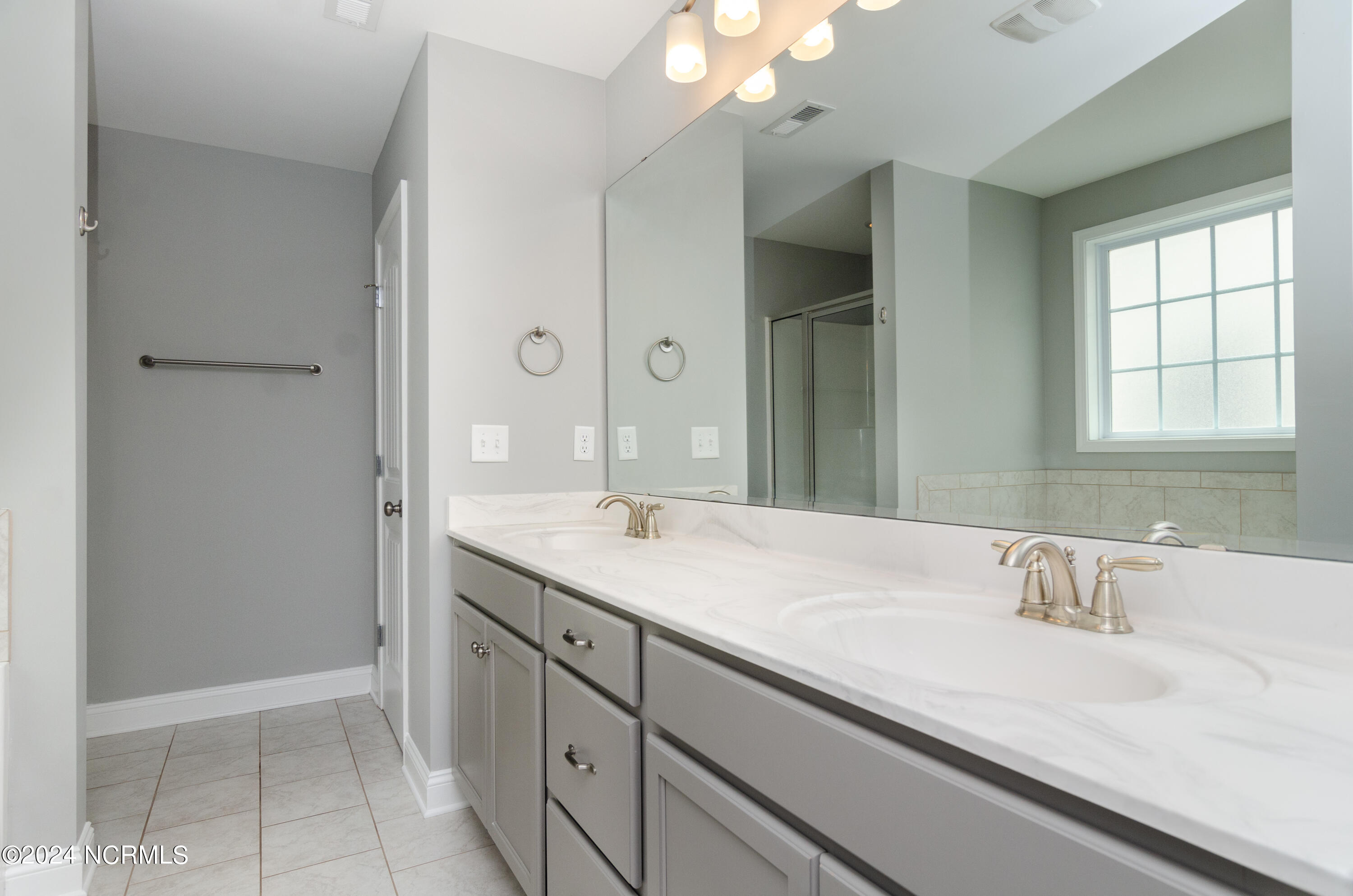 100547679 | Photo 20