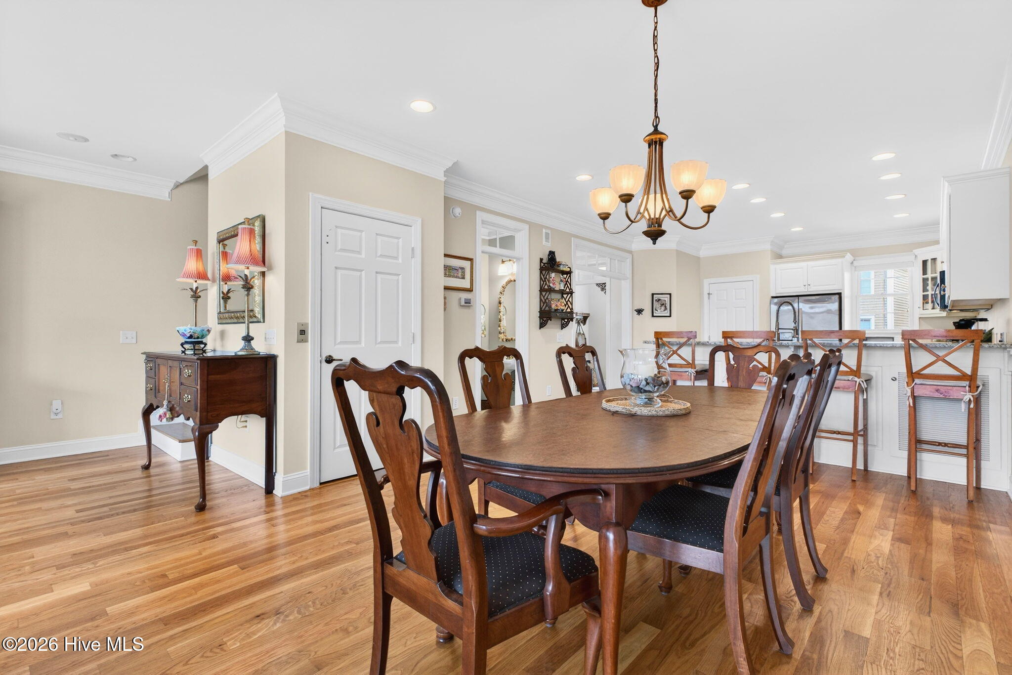 100561397 | Photo 20