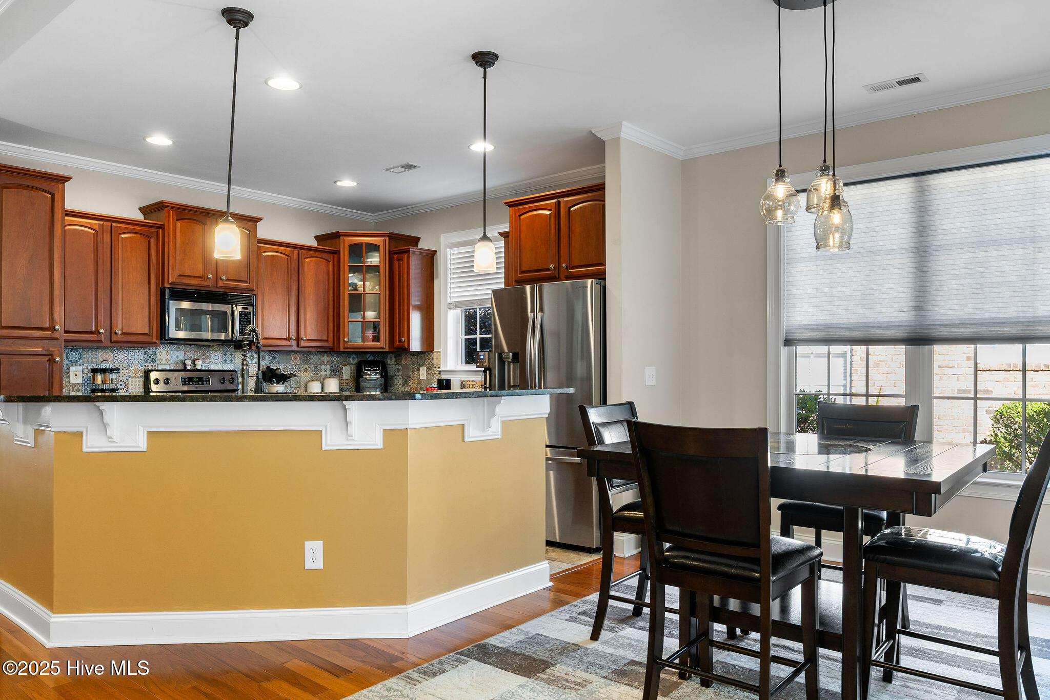 100542530 | Photo 16