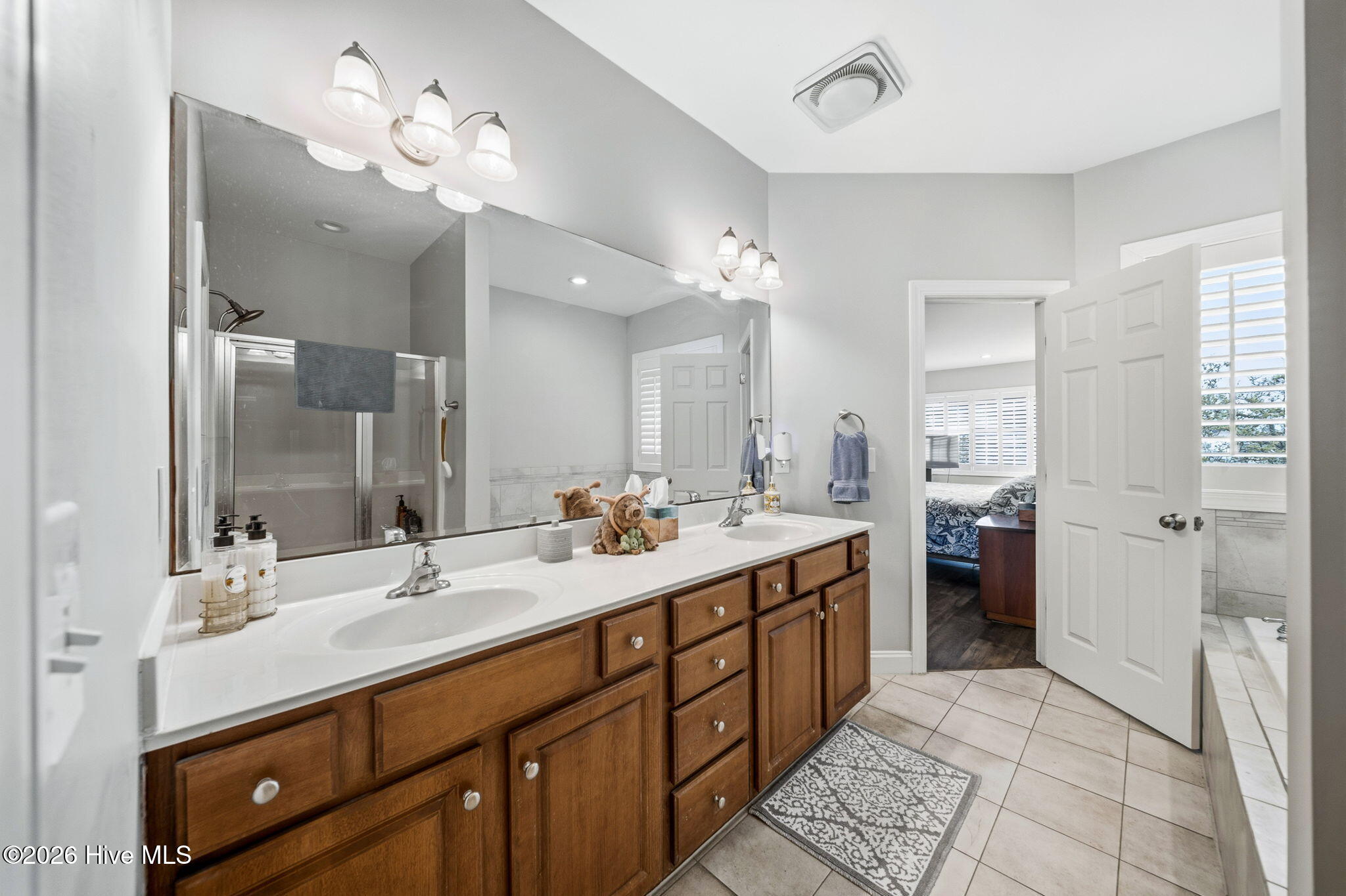 100566136 | Photo 45