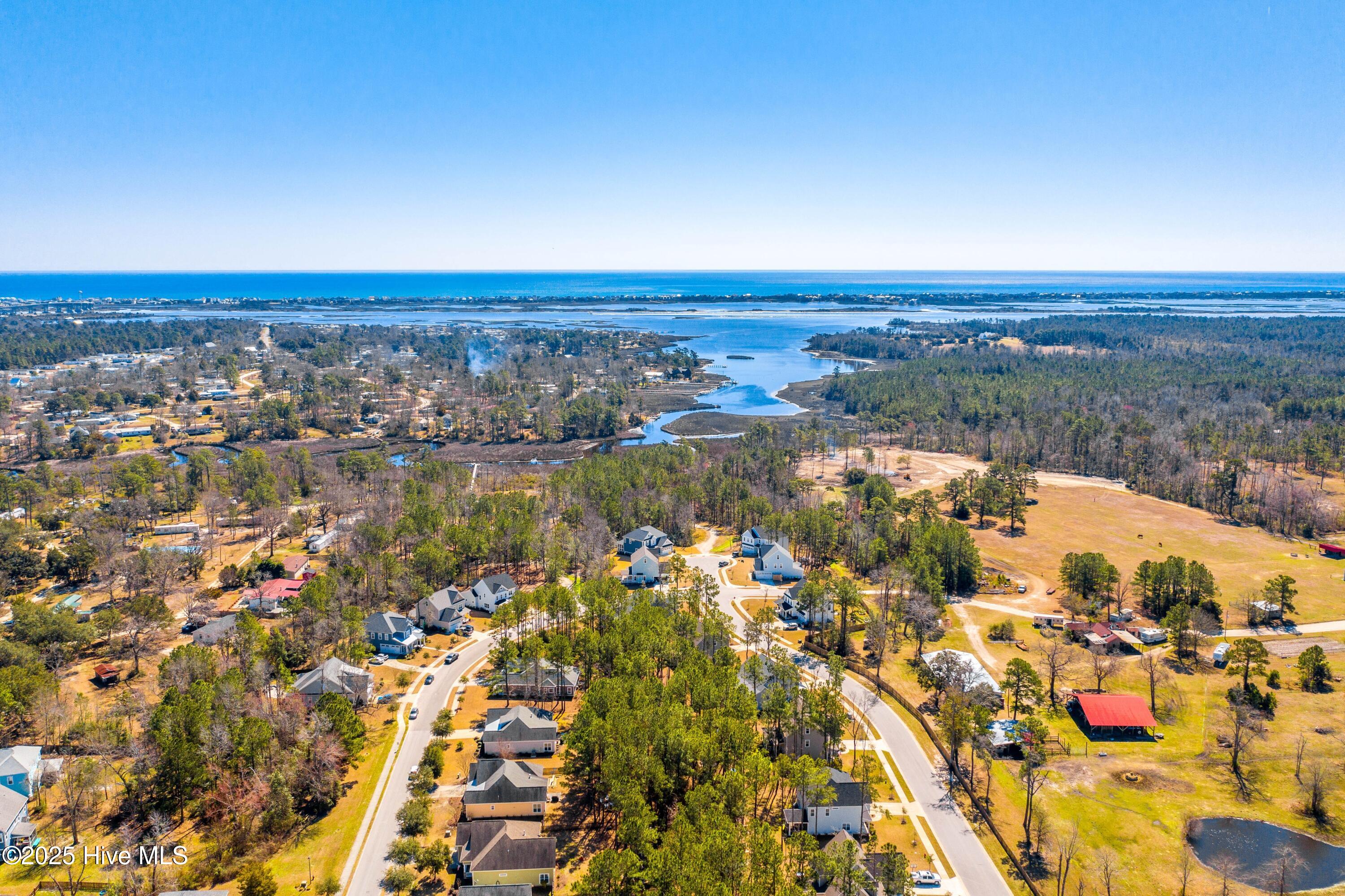 100570166 | Photo 24