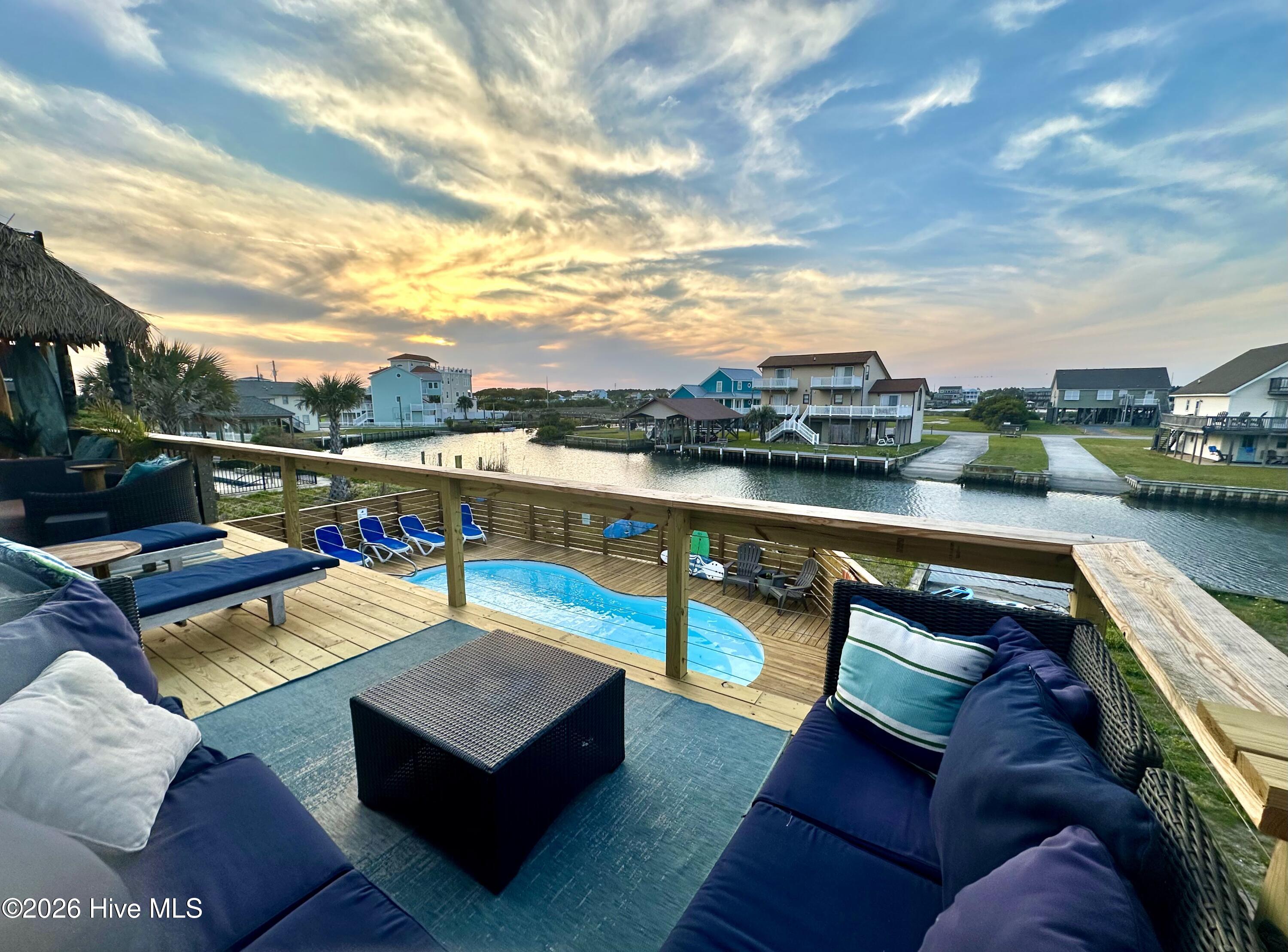 100550124 | Photo 33