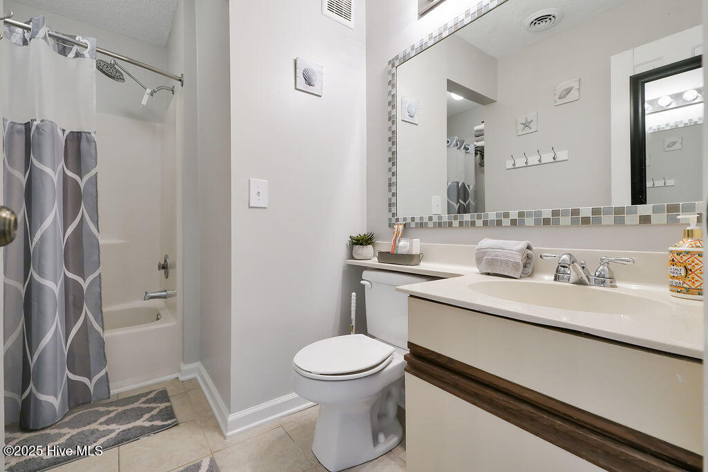 100525397 | Photo 23