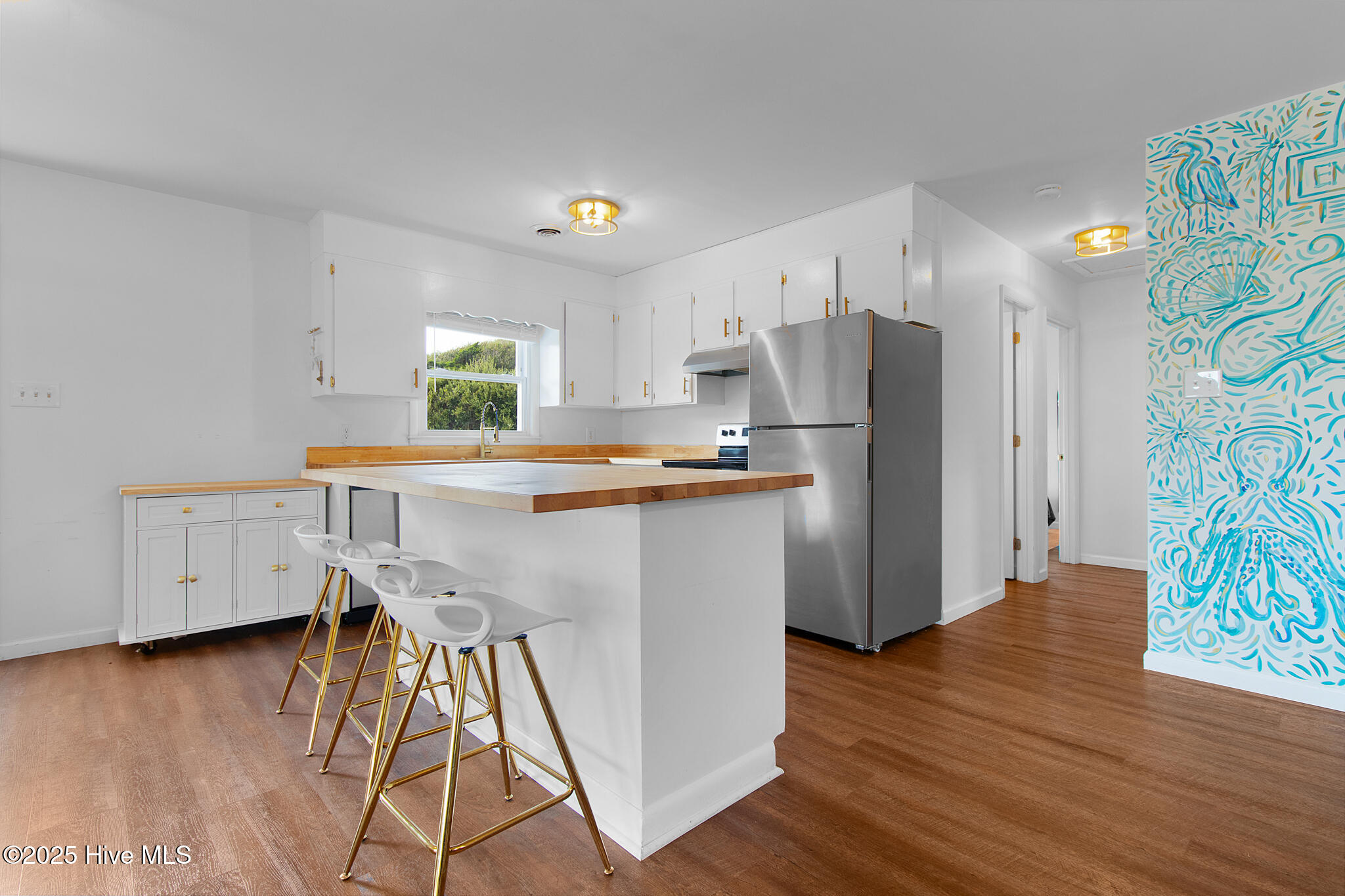 100527418 | Photo 14