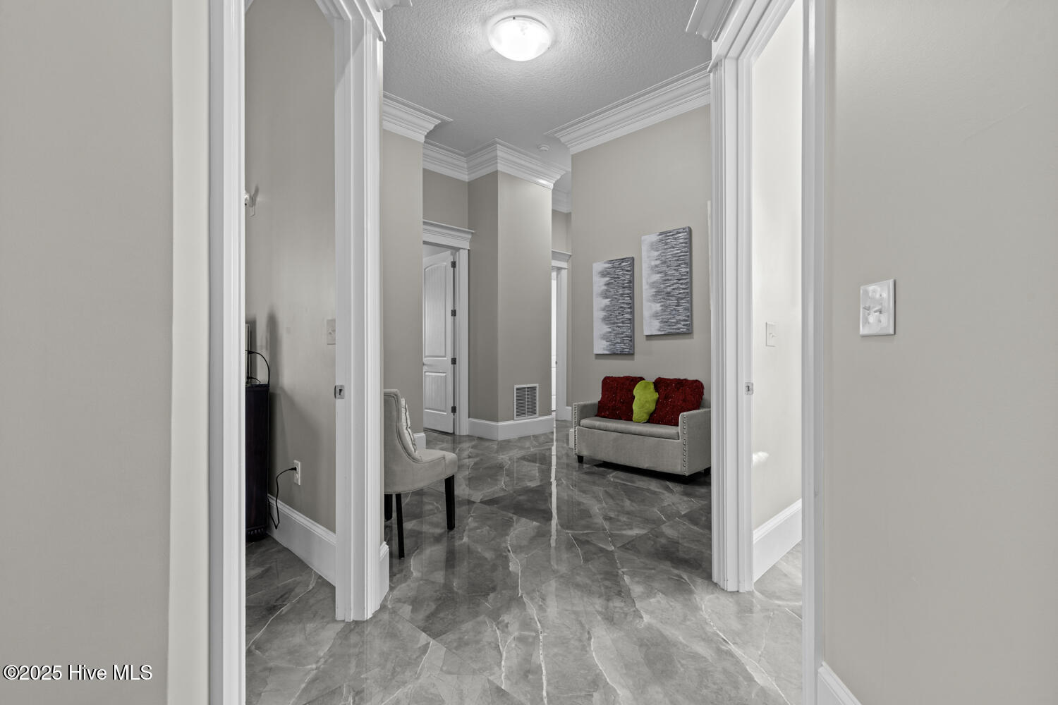 100546022 | Photo 48