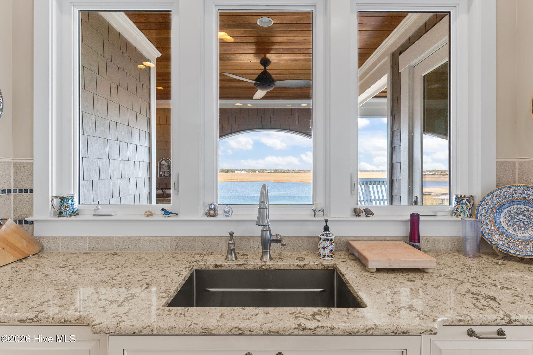 100554777 | Photo 22