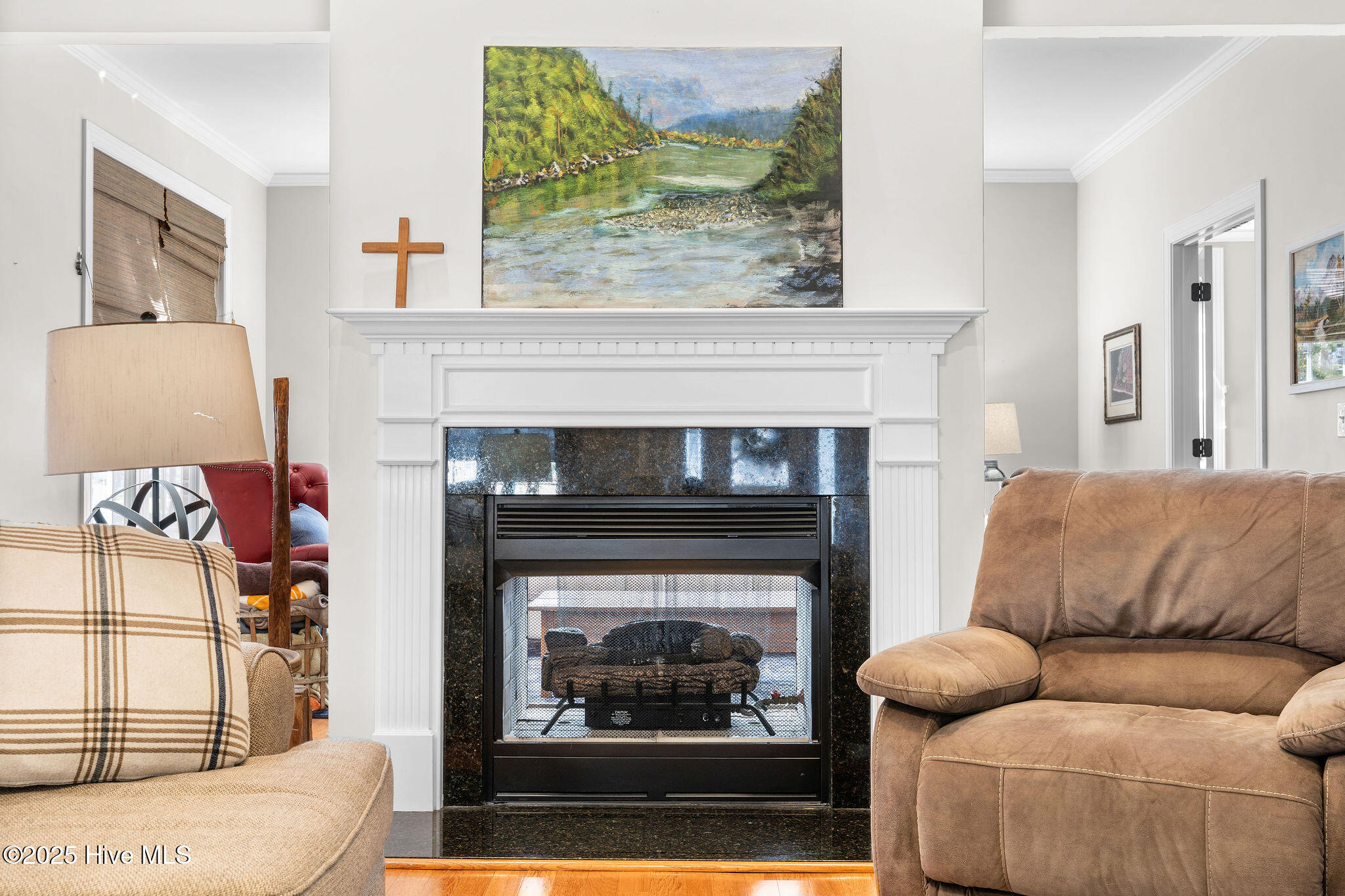 100542530 | Photo 25