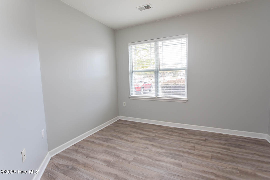 100532415 | Photo 16