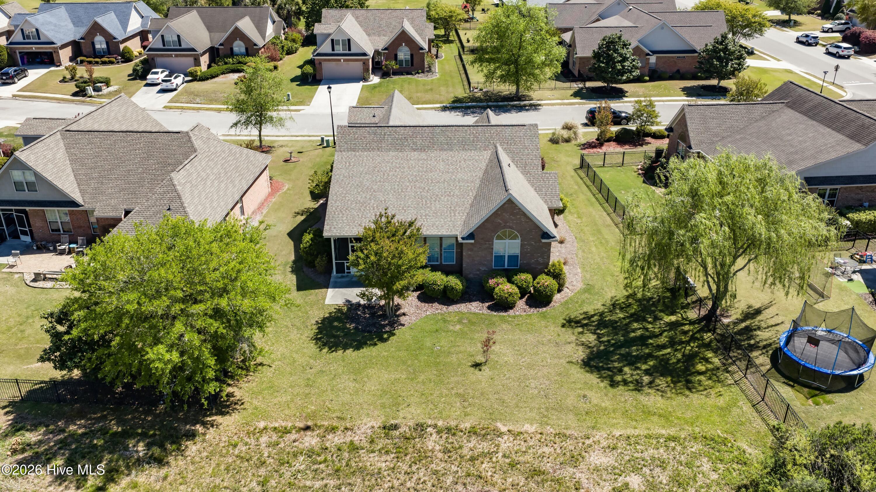 100567268 | Photo 51