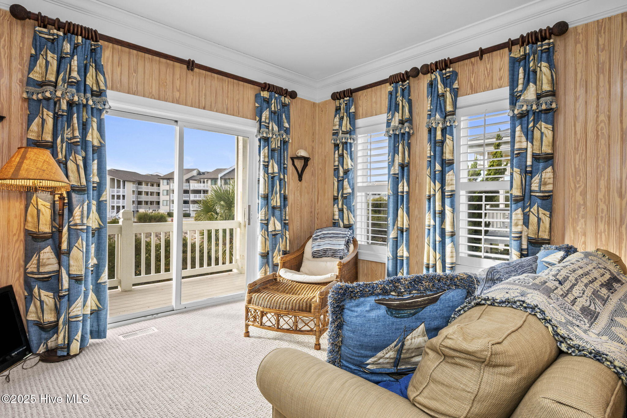 100544331 | Photo 34