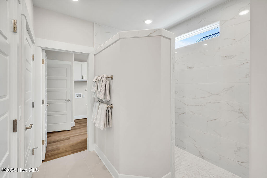 100529674 | Photo 31