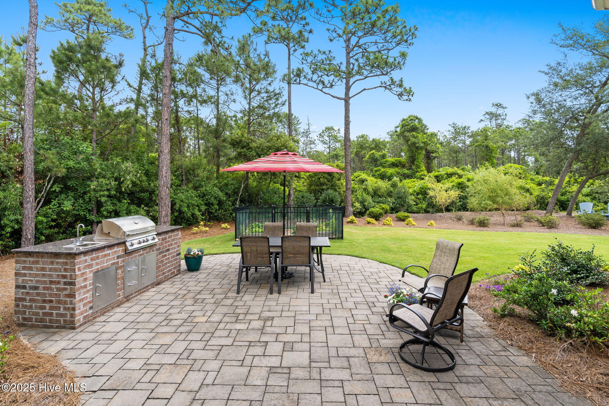 100562401 | Photo 21