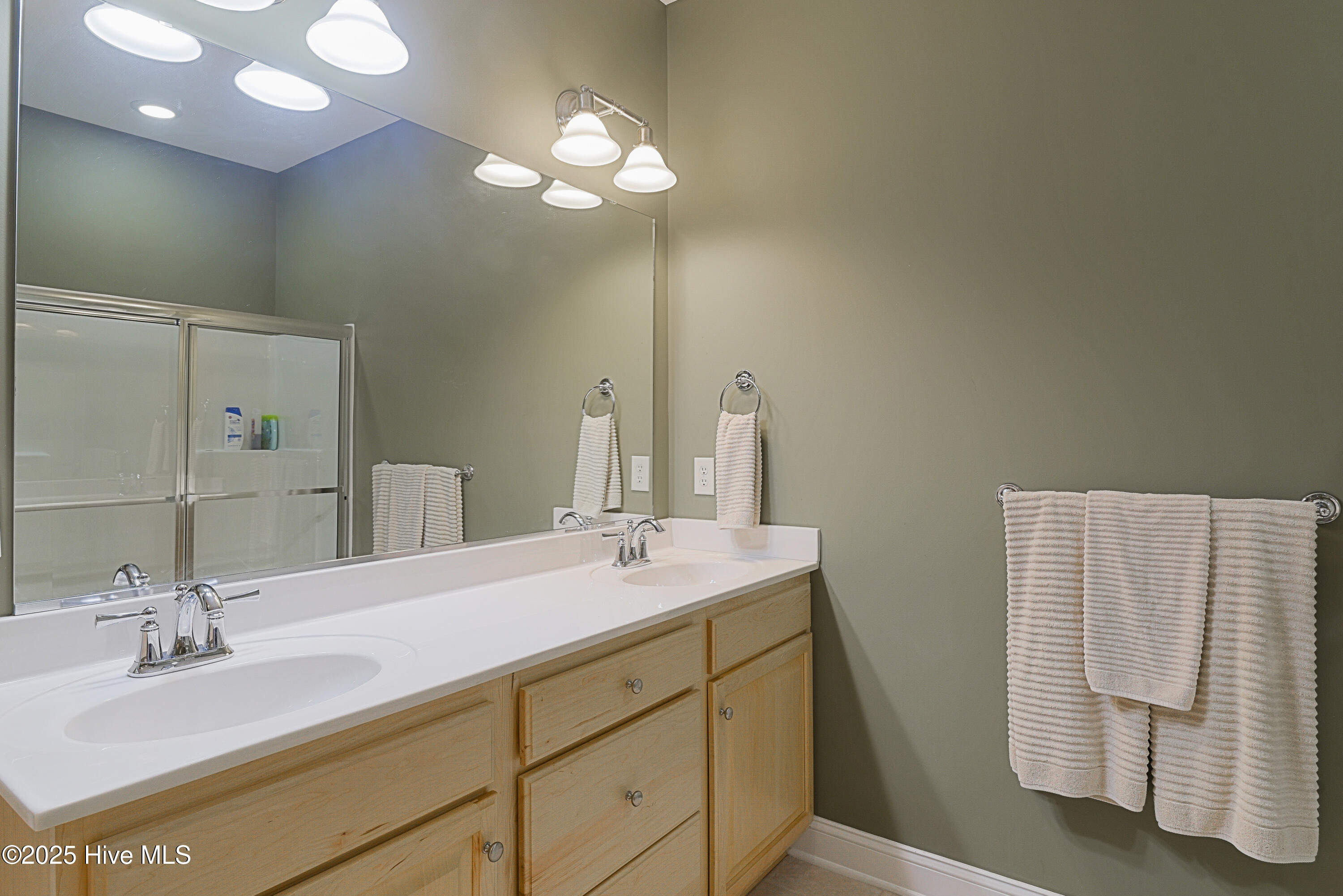 100540340 | Photo 10