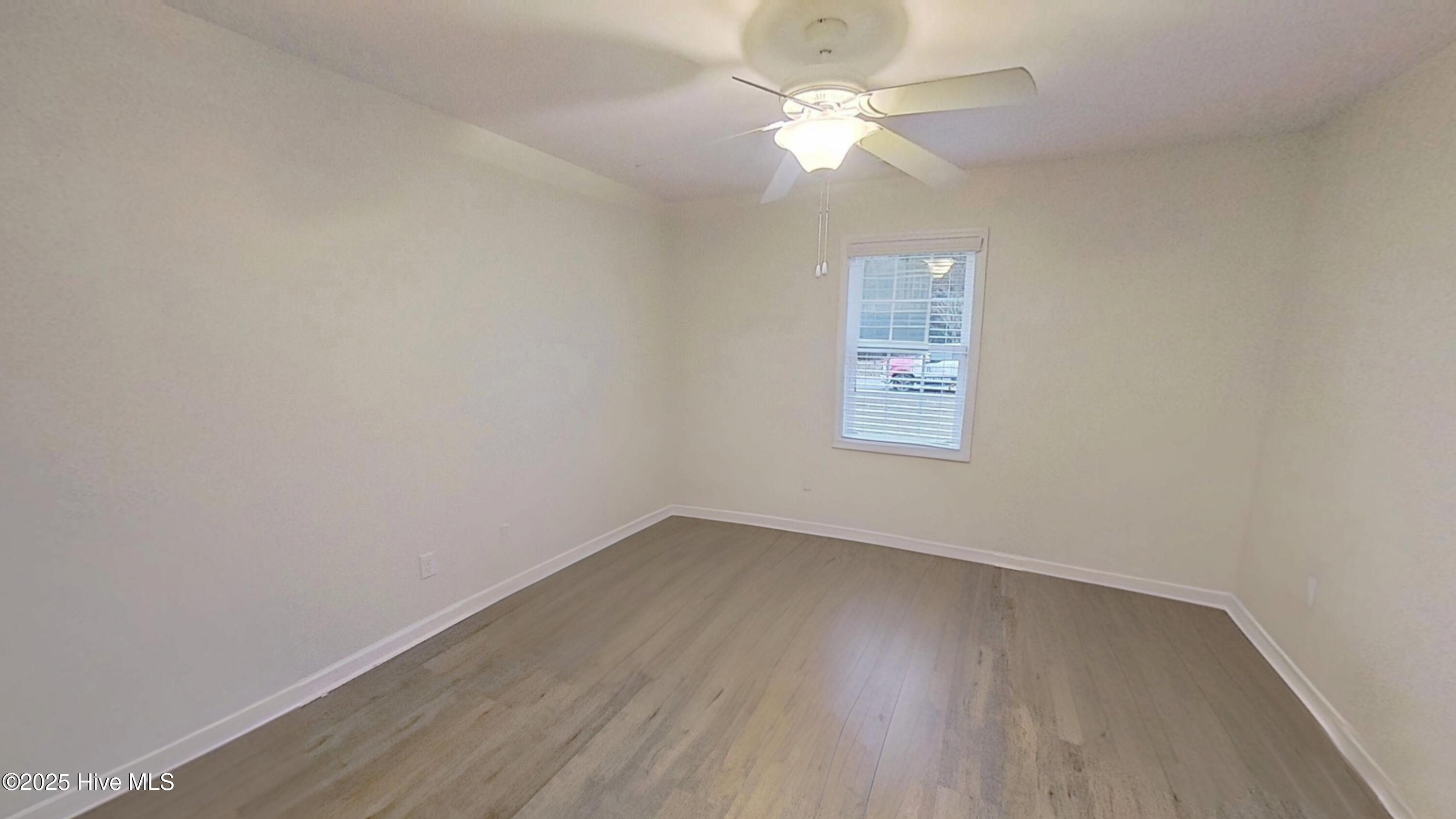 100543578 | Photo 12