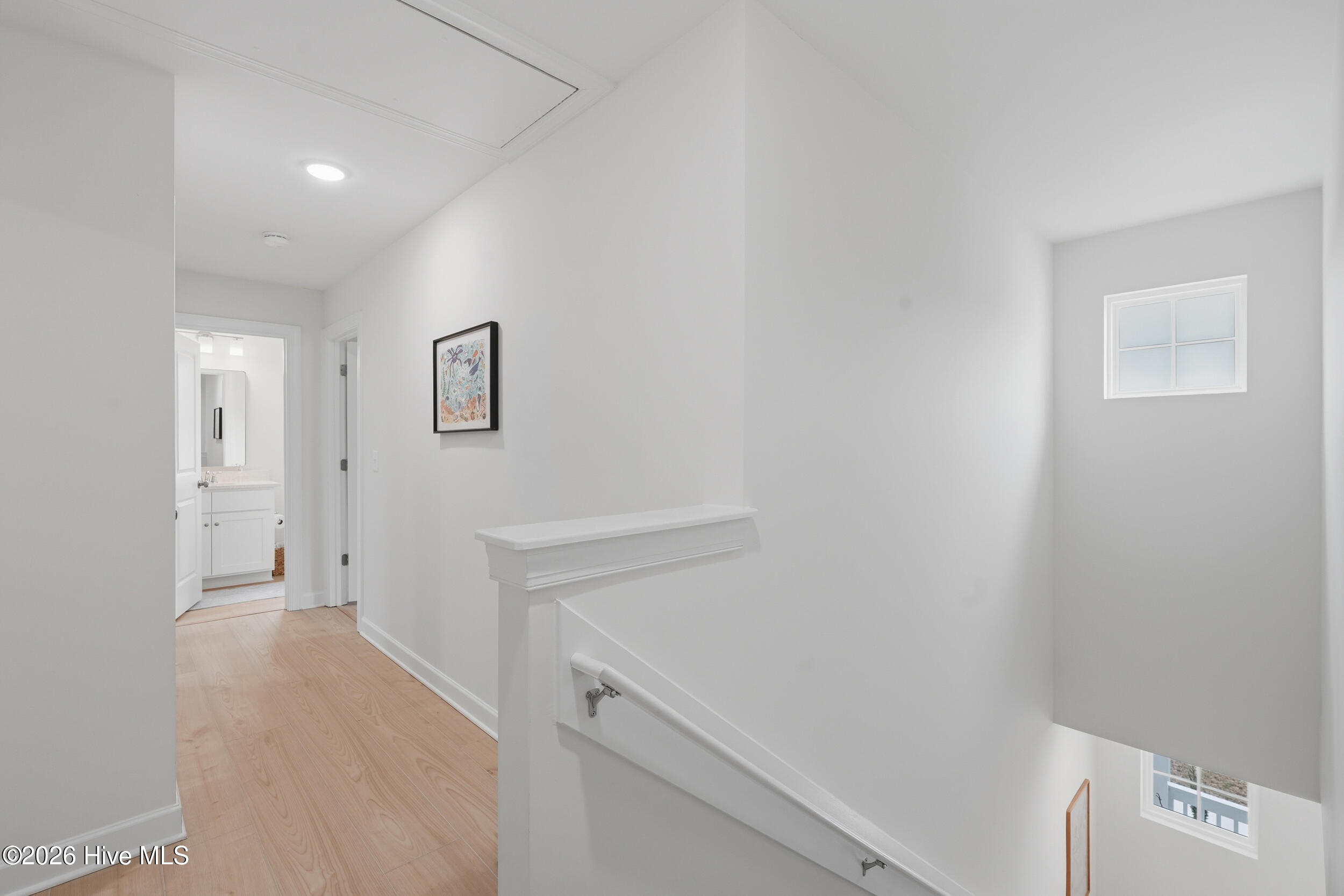 100559477 | Photo 21