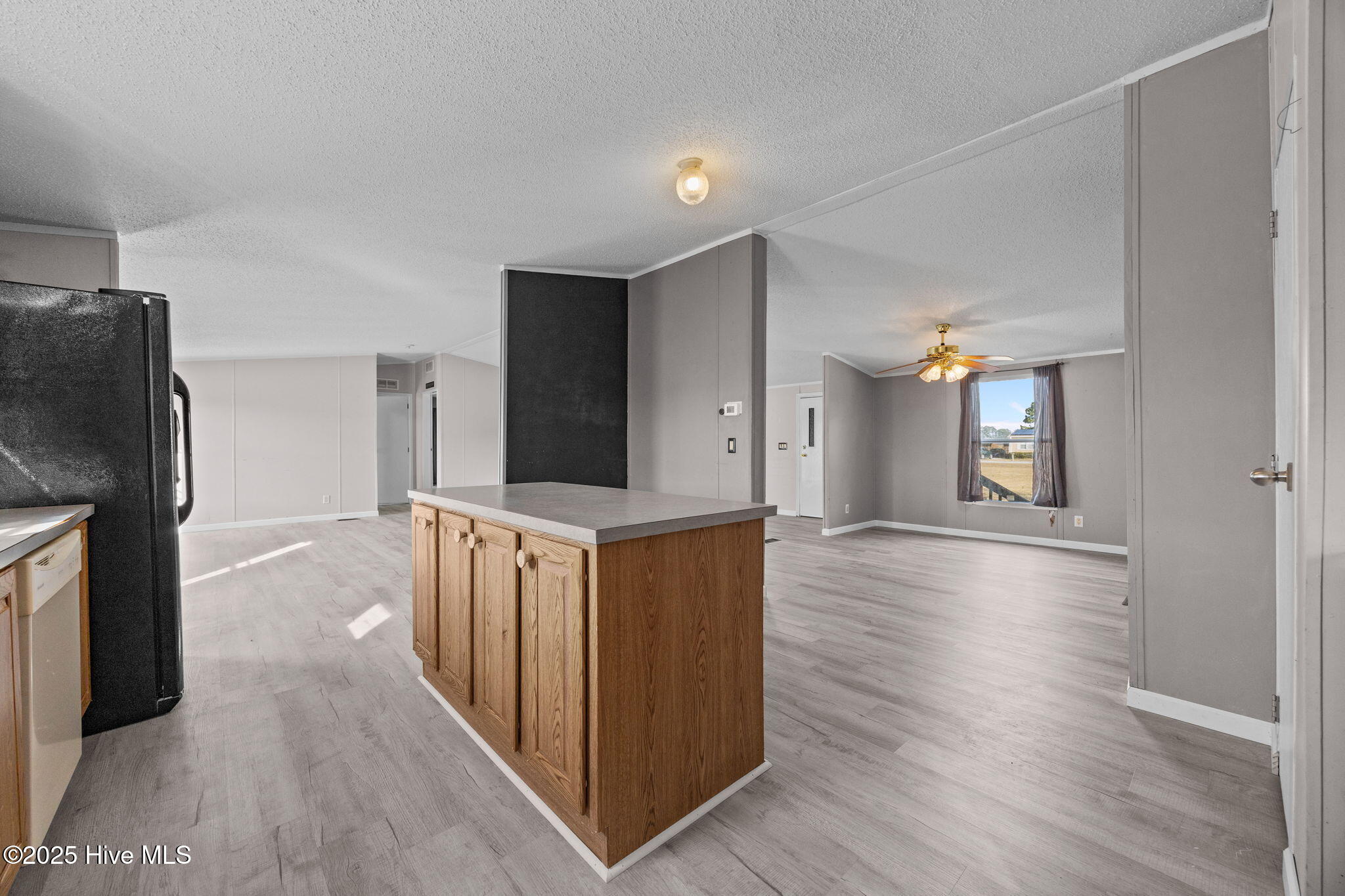 100546042 | Photo 12