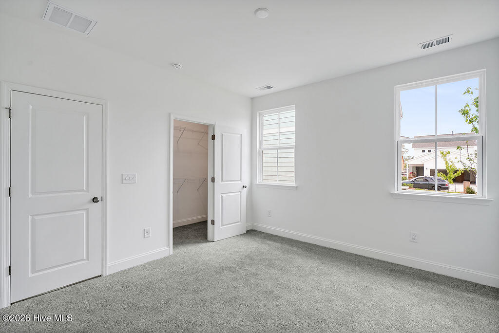 100558697 | Photo 33