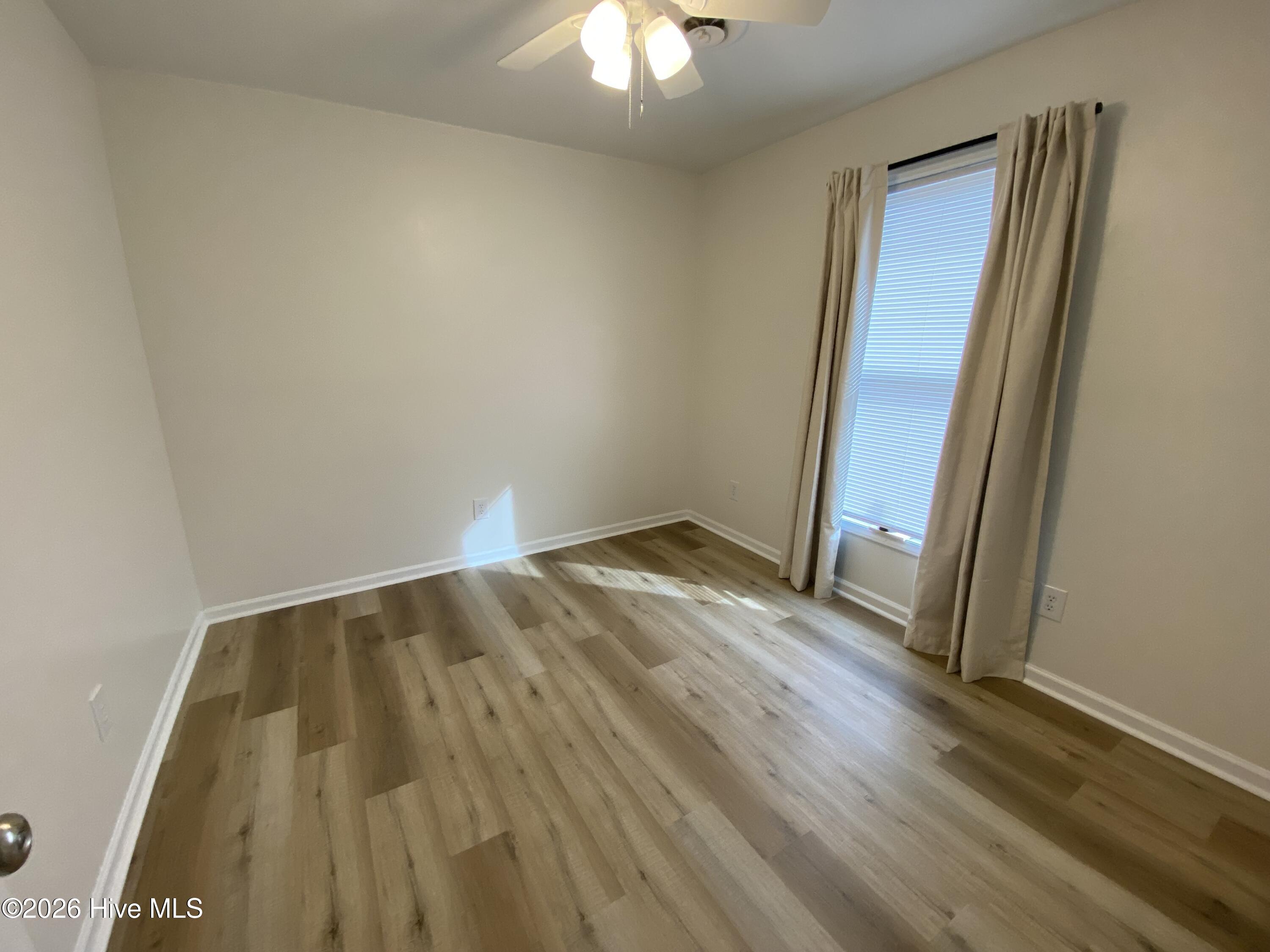 100554671 | Photo 11