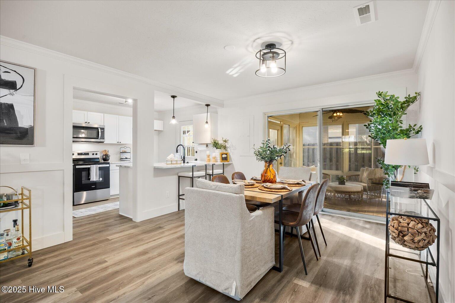 100554102 | Photo 14