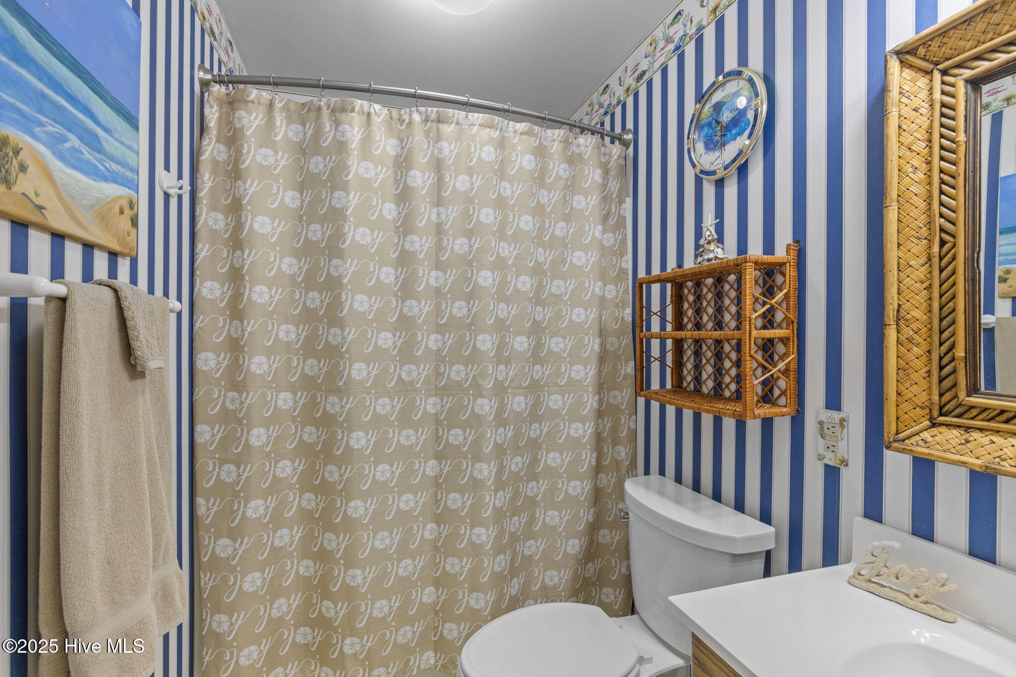 100542627 | Photo 42