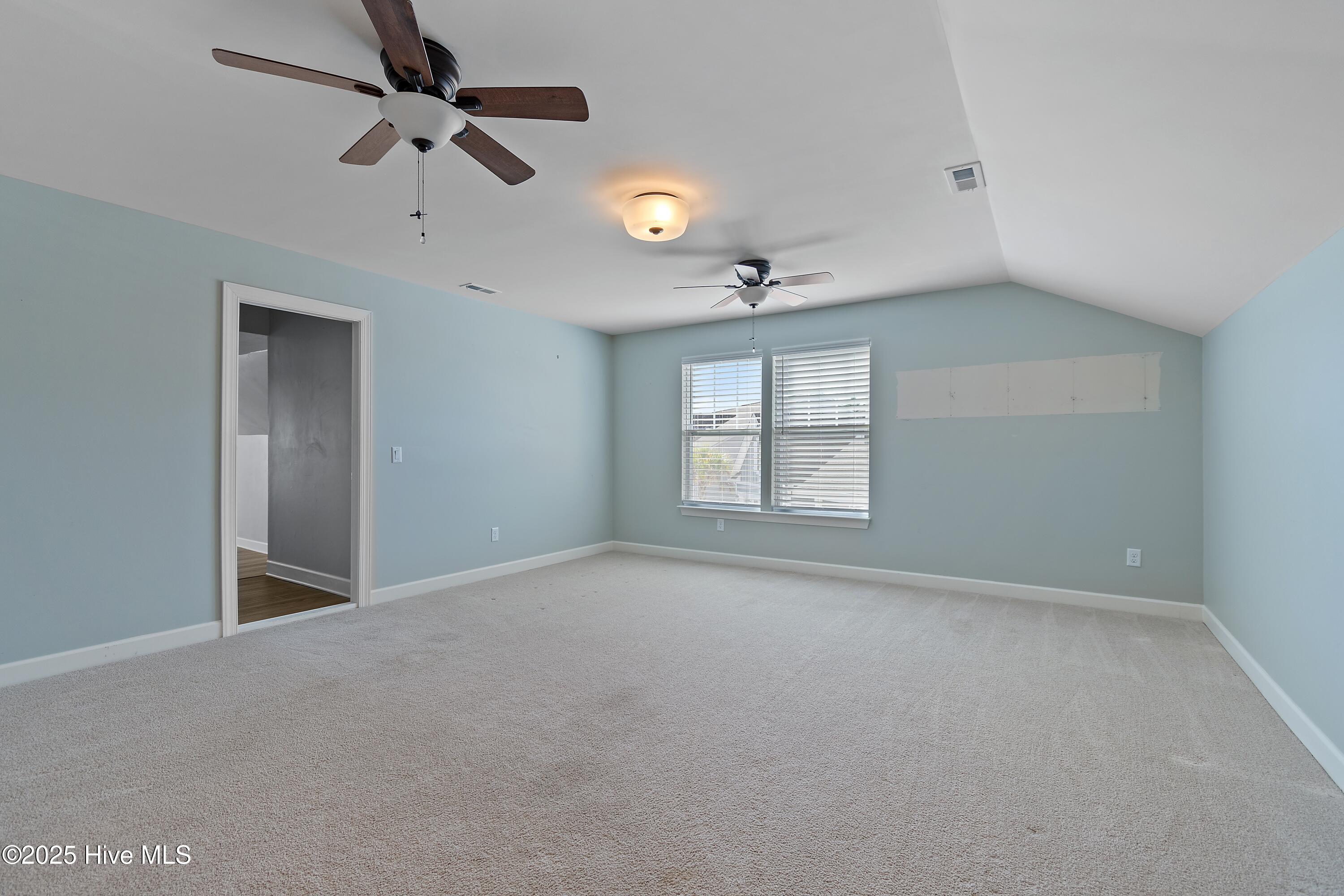 100528892 | Photo 54