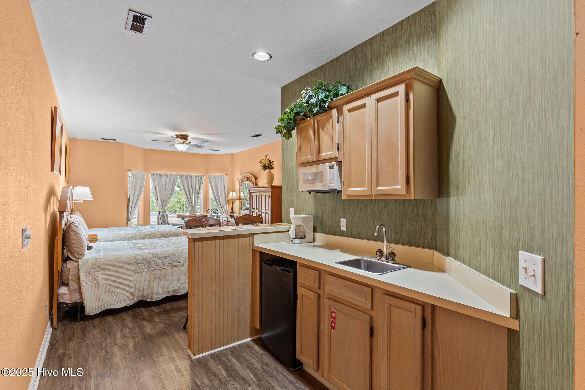 100528935 | Photo 34