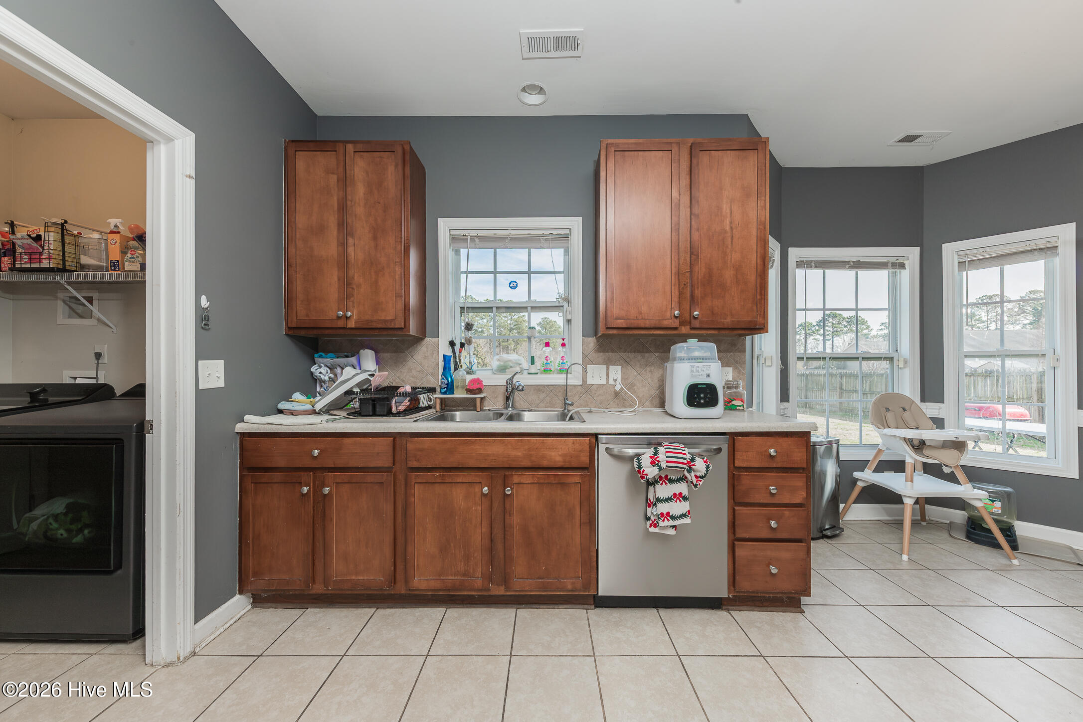 100554733 | Photo 12