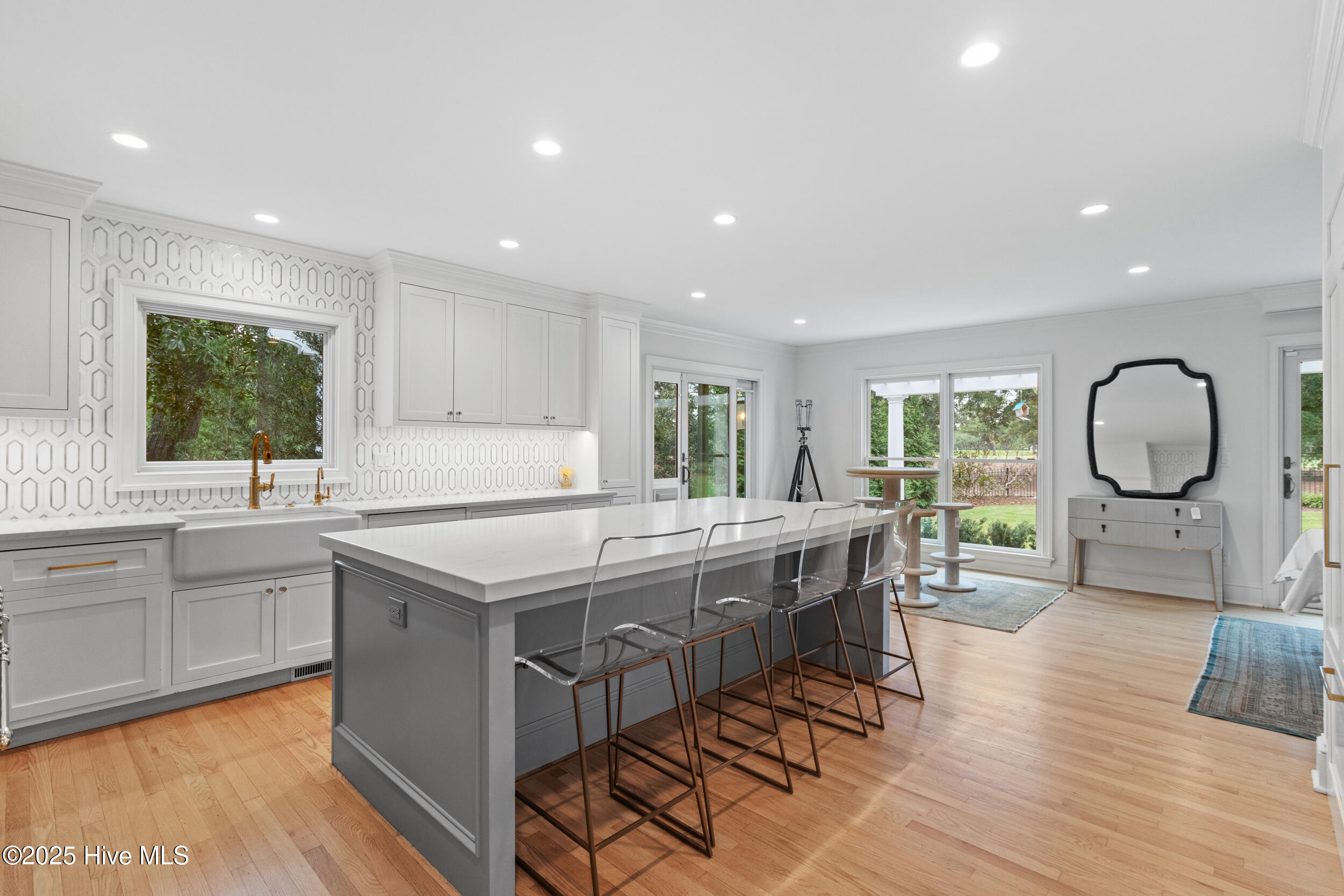 100534920 | Photo 21