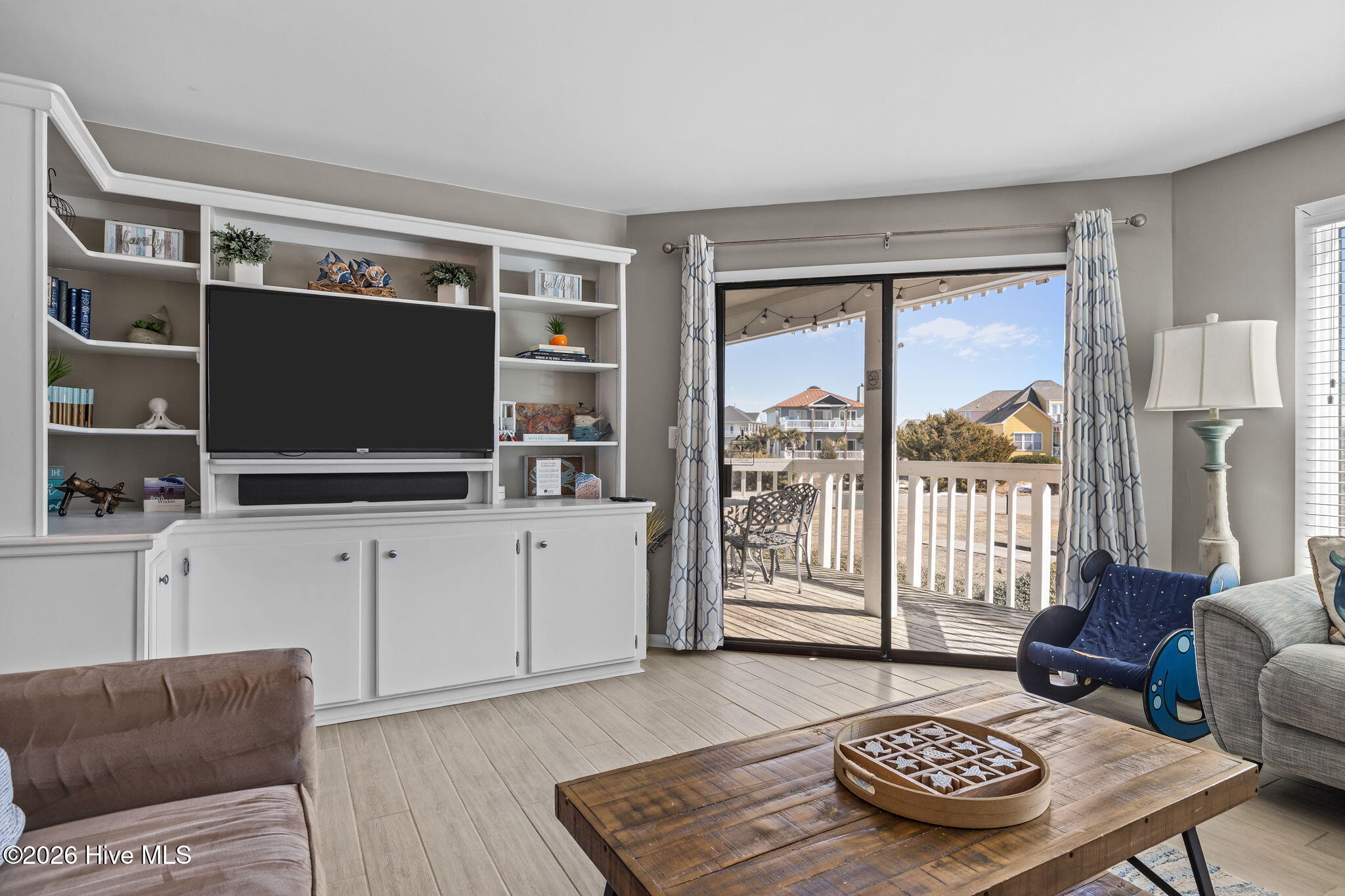 100551765 | Photo 16