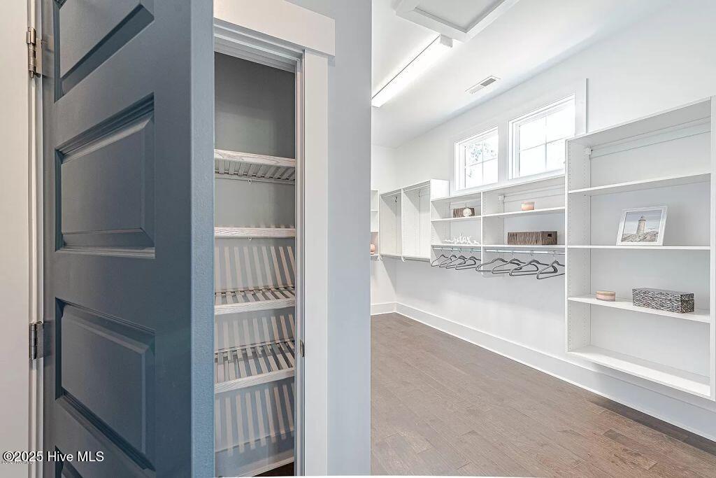 100554434 | Photo 32