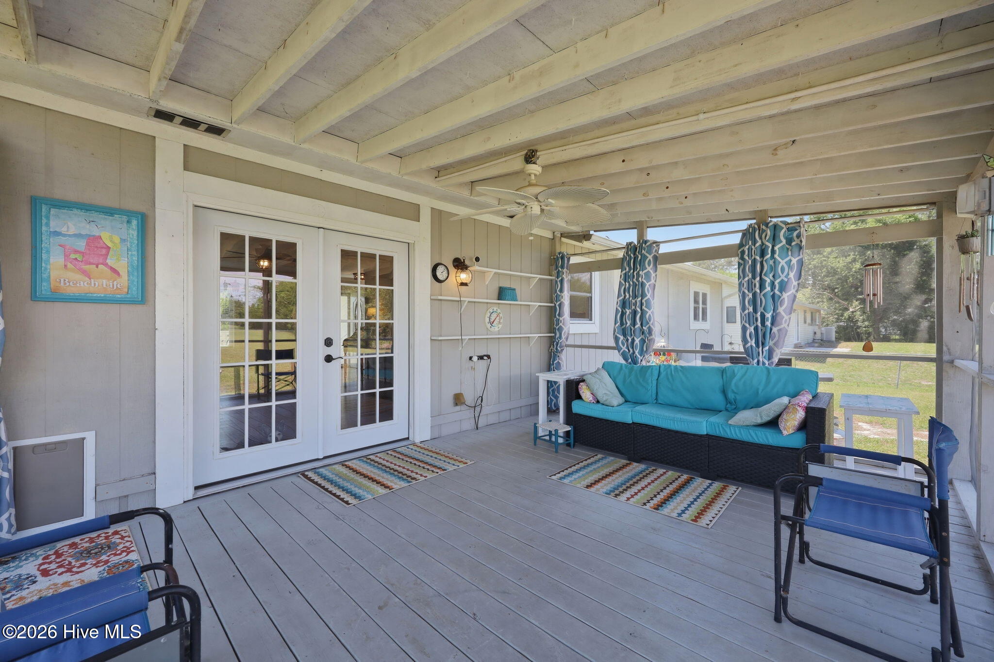 100571785 | Photo 52