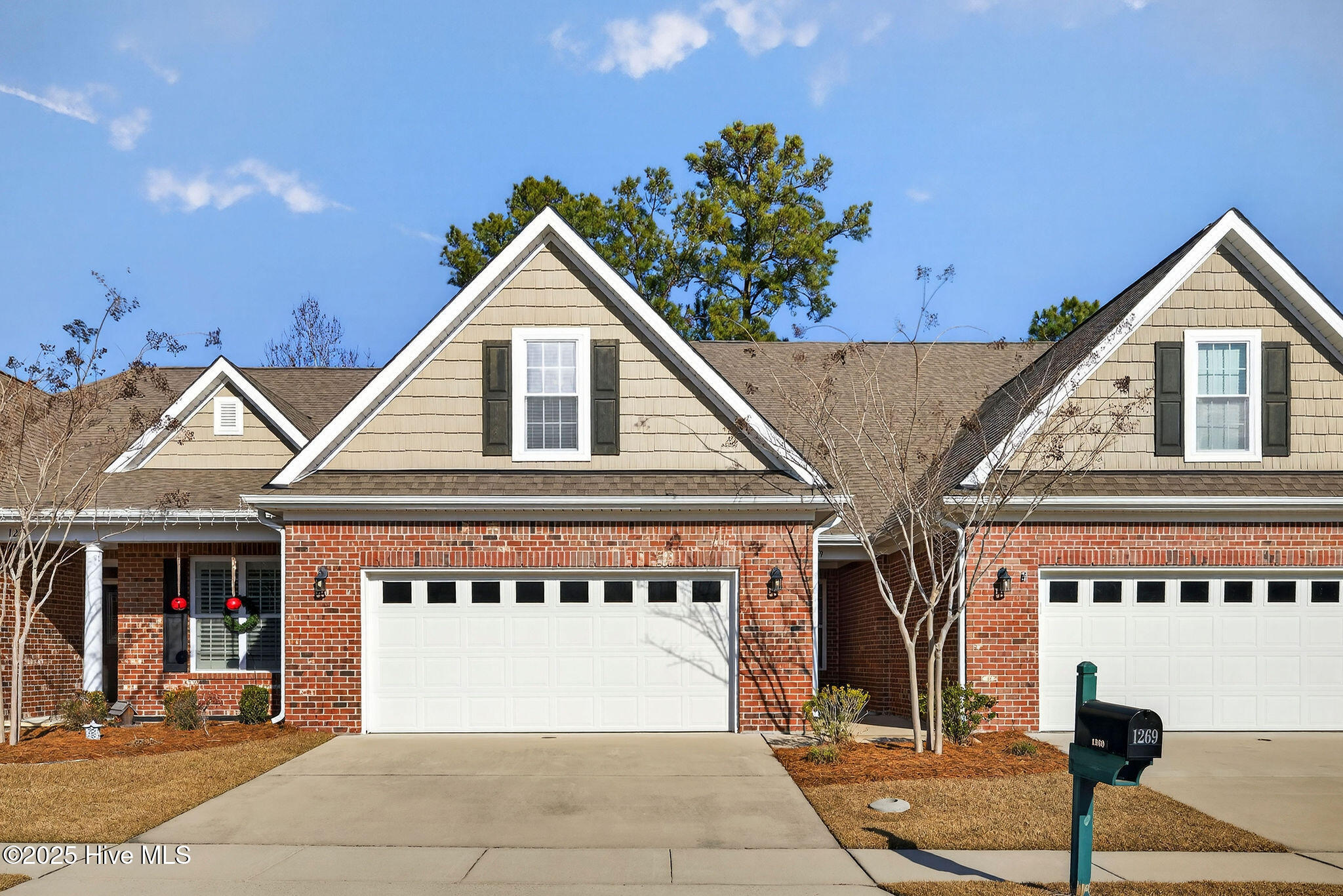 100547187 | Photo 38