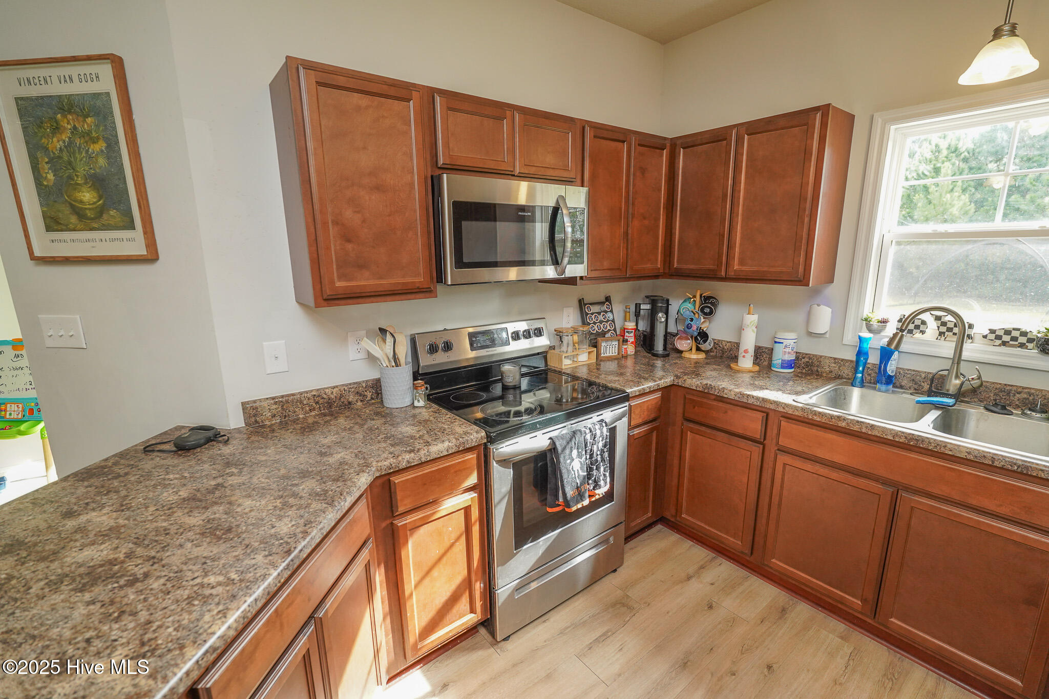 100538282 | Photo 10