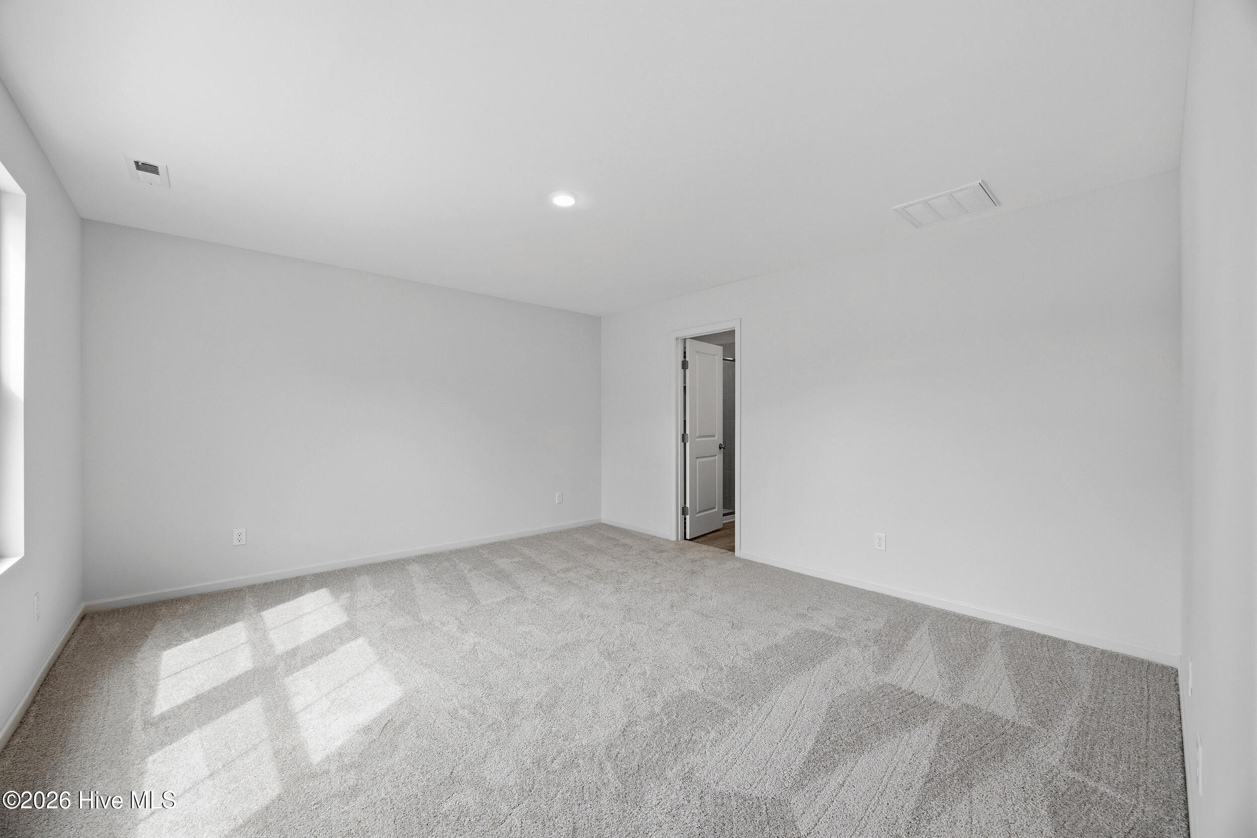 100554549 | Photo 15