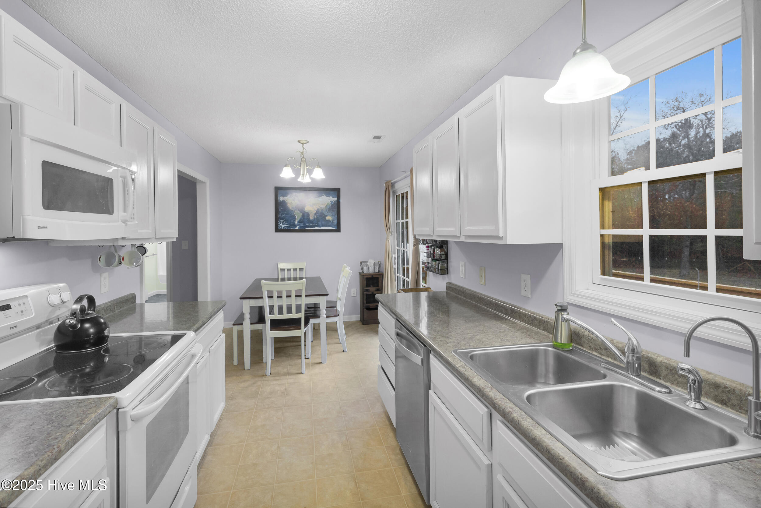 100545488 | Photo 11