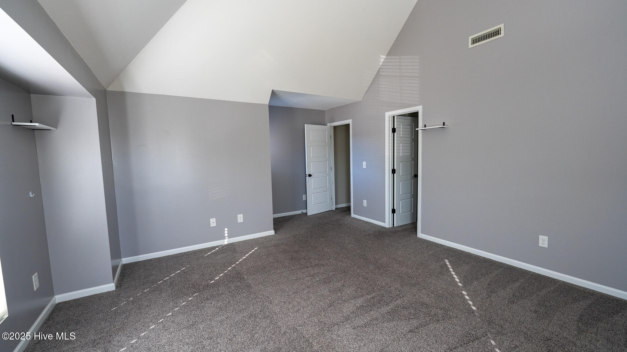 100545040 | Photo 36