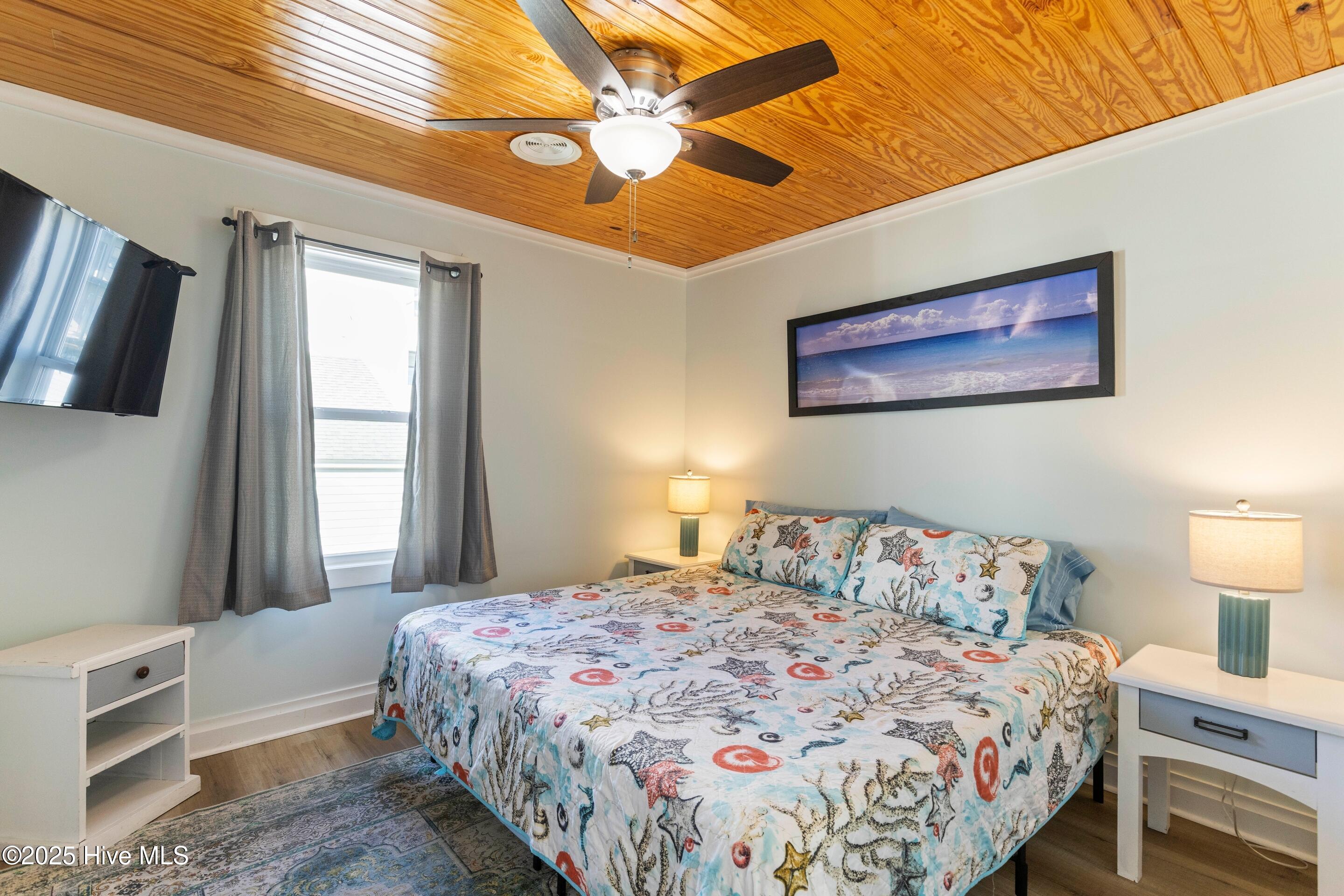 100567427 | Photo 23